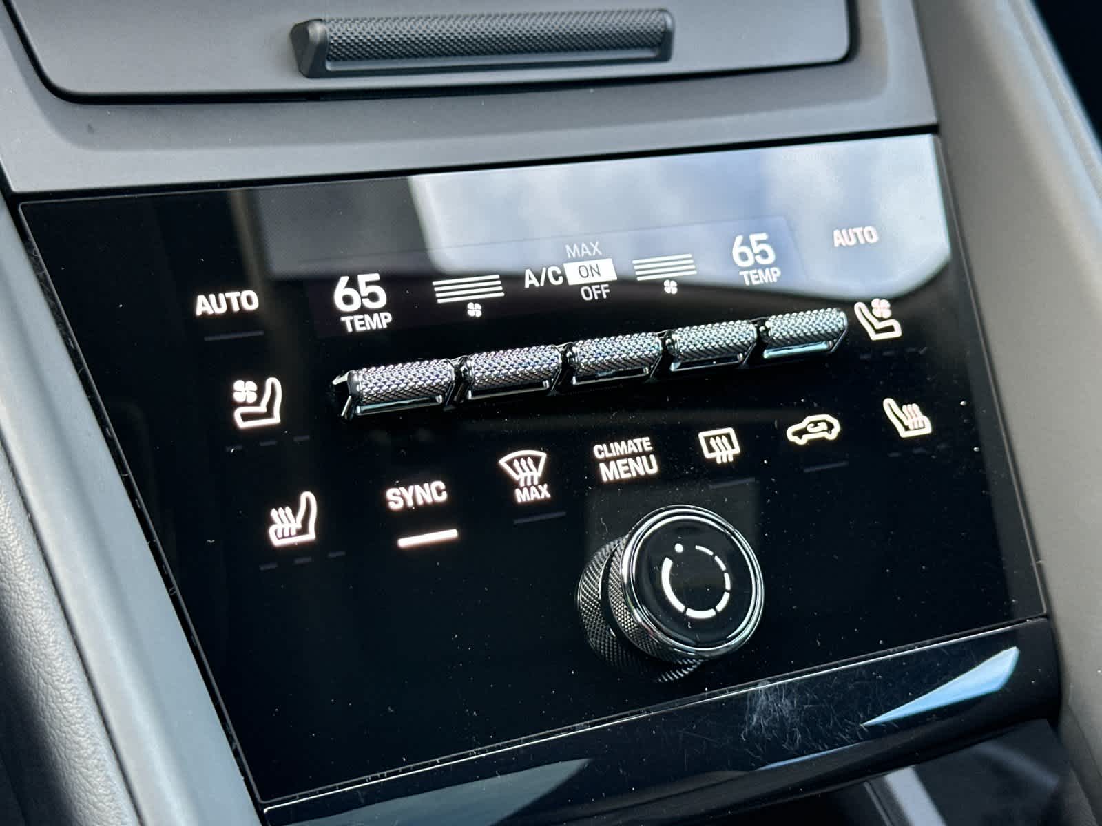 Thumbnail: 2025 Porsche Macan - 24