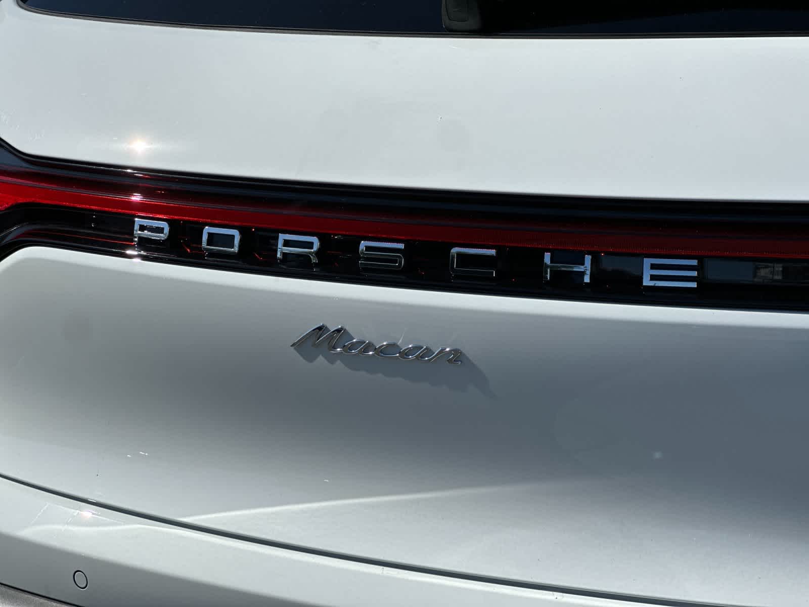 Thumbnail: 2026 Porsche Macan - 31