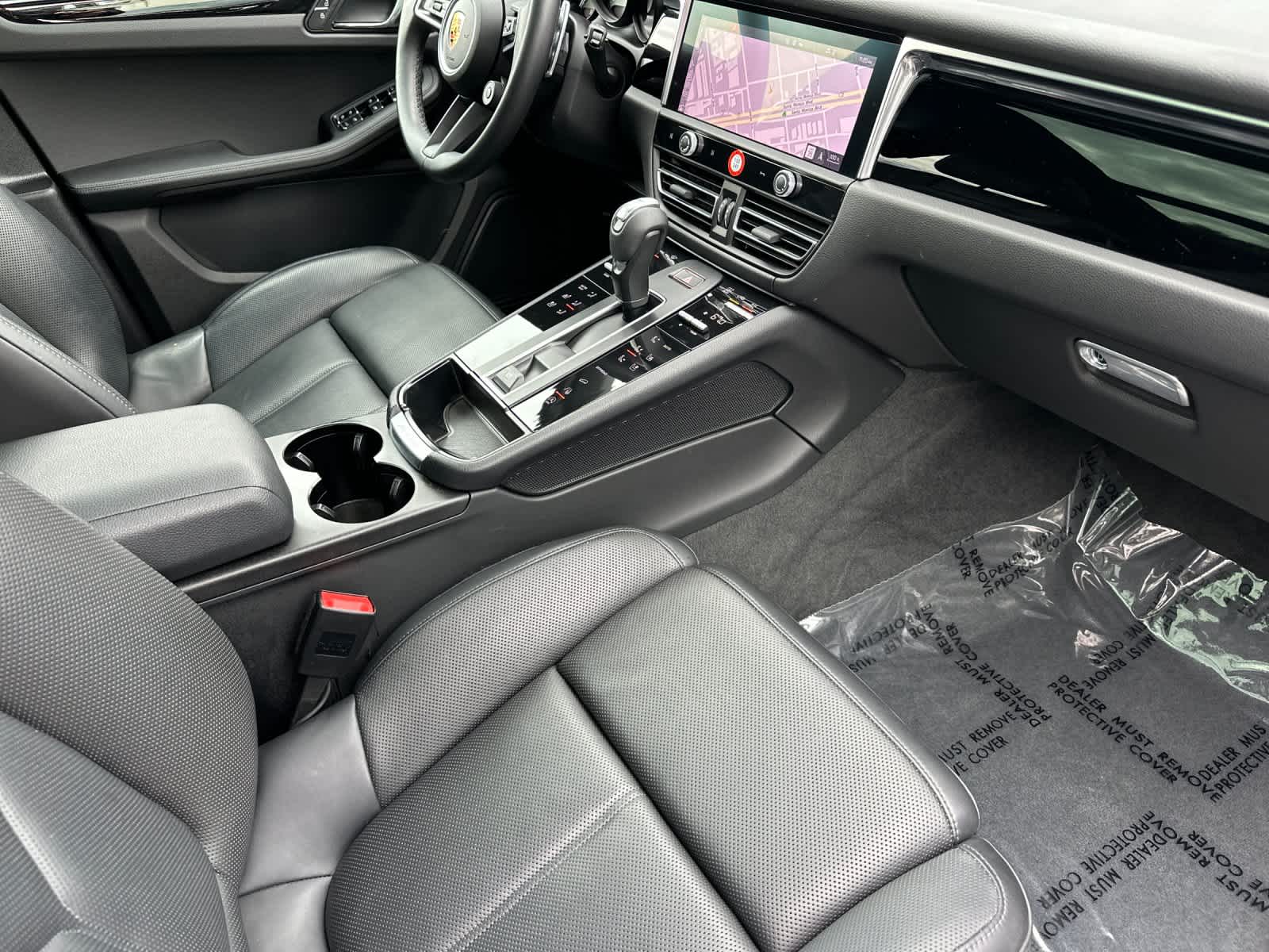 Thumbnail: 2023 Porsche Macan - 18