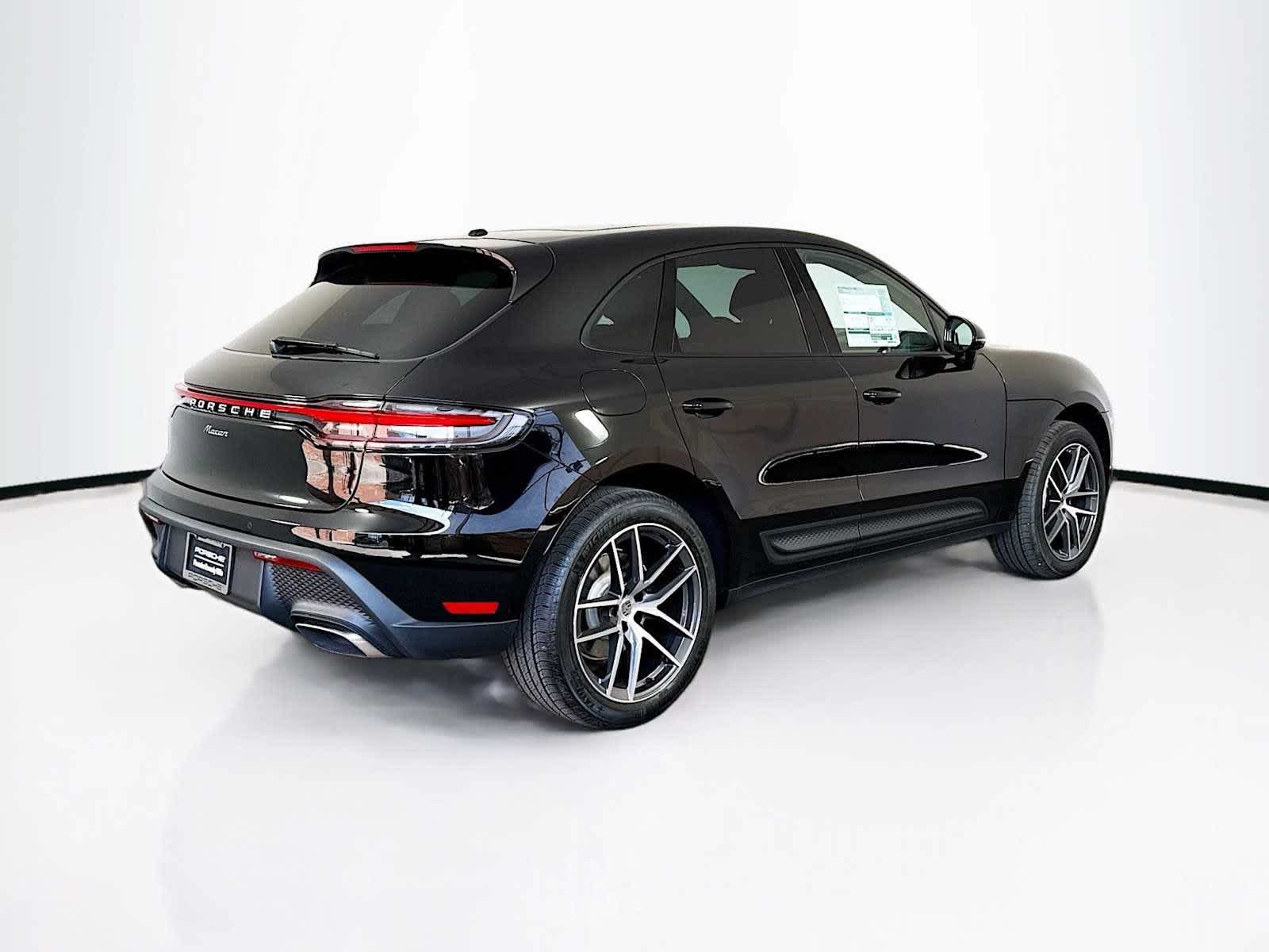 Thumbnail: 2026 Porsche Macan - 9