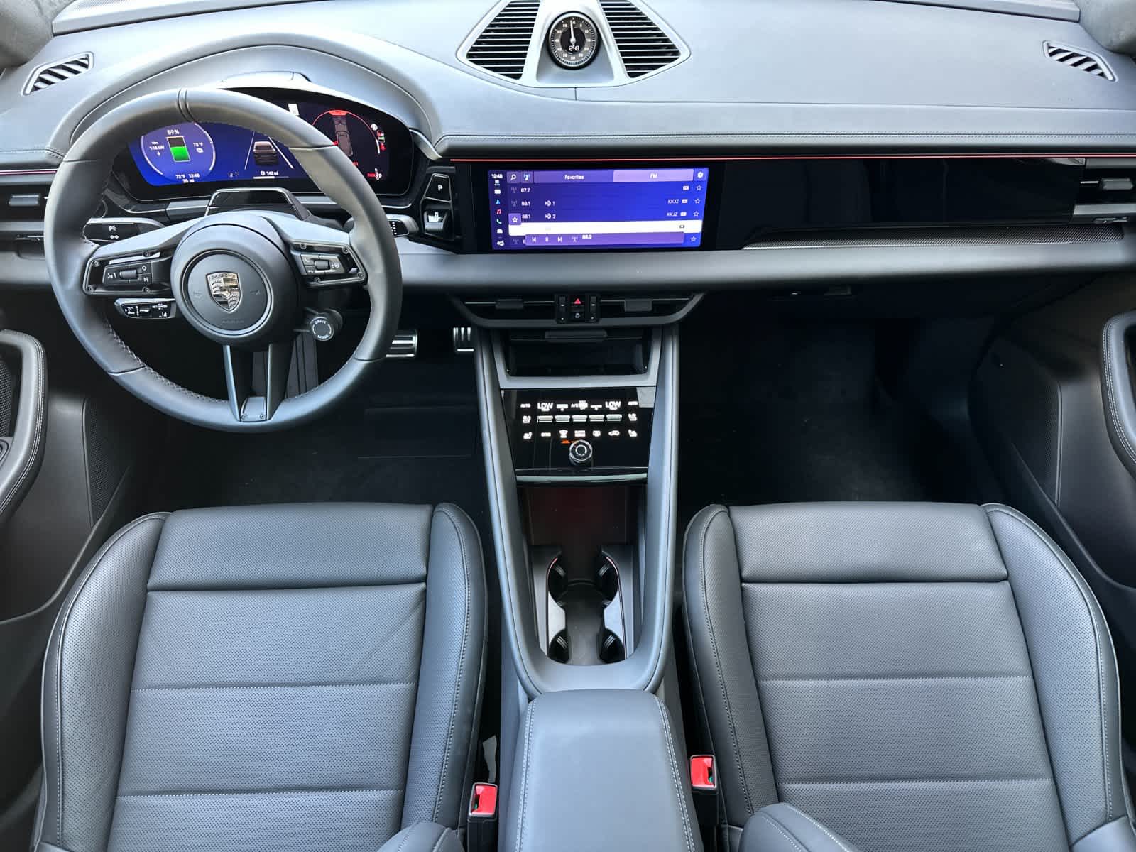 Thumbnail: 2026 Porsche Macan - 6