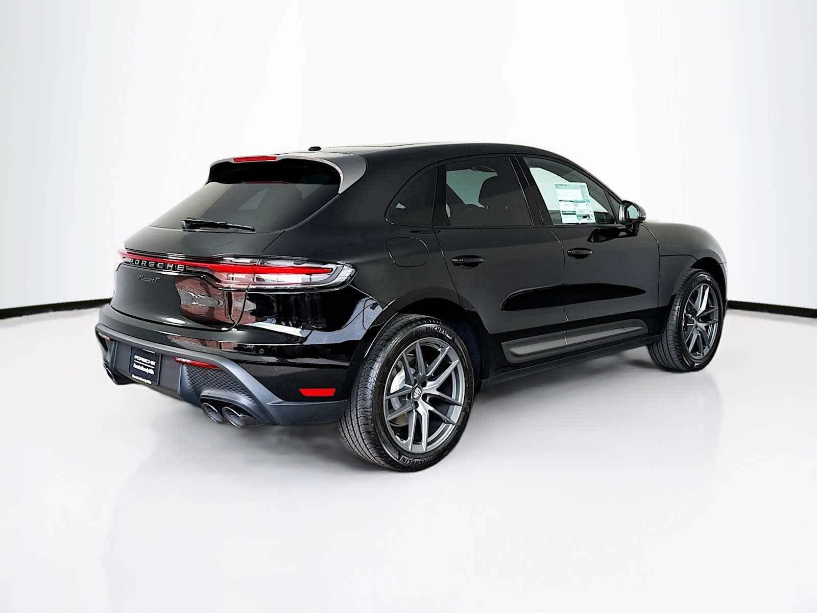 Thumbnail: 2025 Porsche Macan - 37