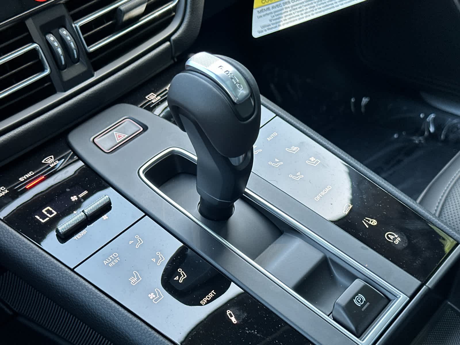 Thumbnail: 2026 Porsche Macan - 25