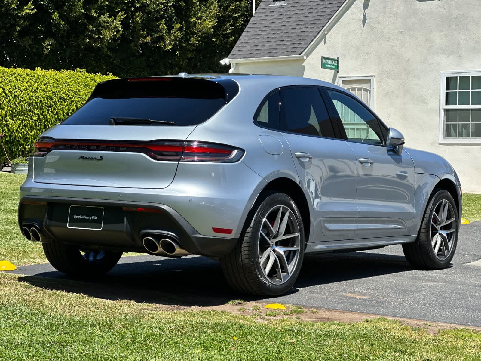 Thumbnail: 2026 Porsche Macan - 8