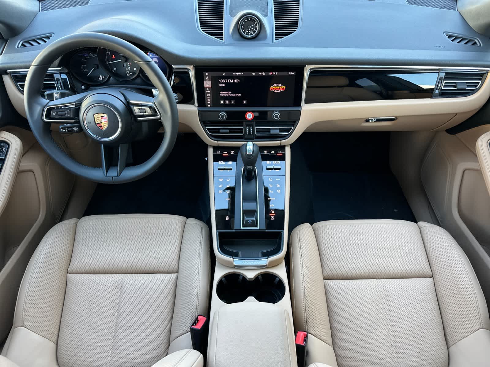 Thumbnail: 2026 Porsche Macan - 6