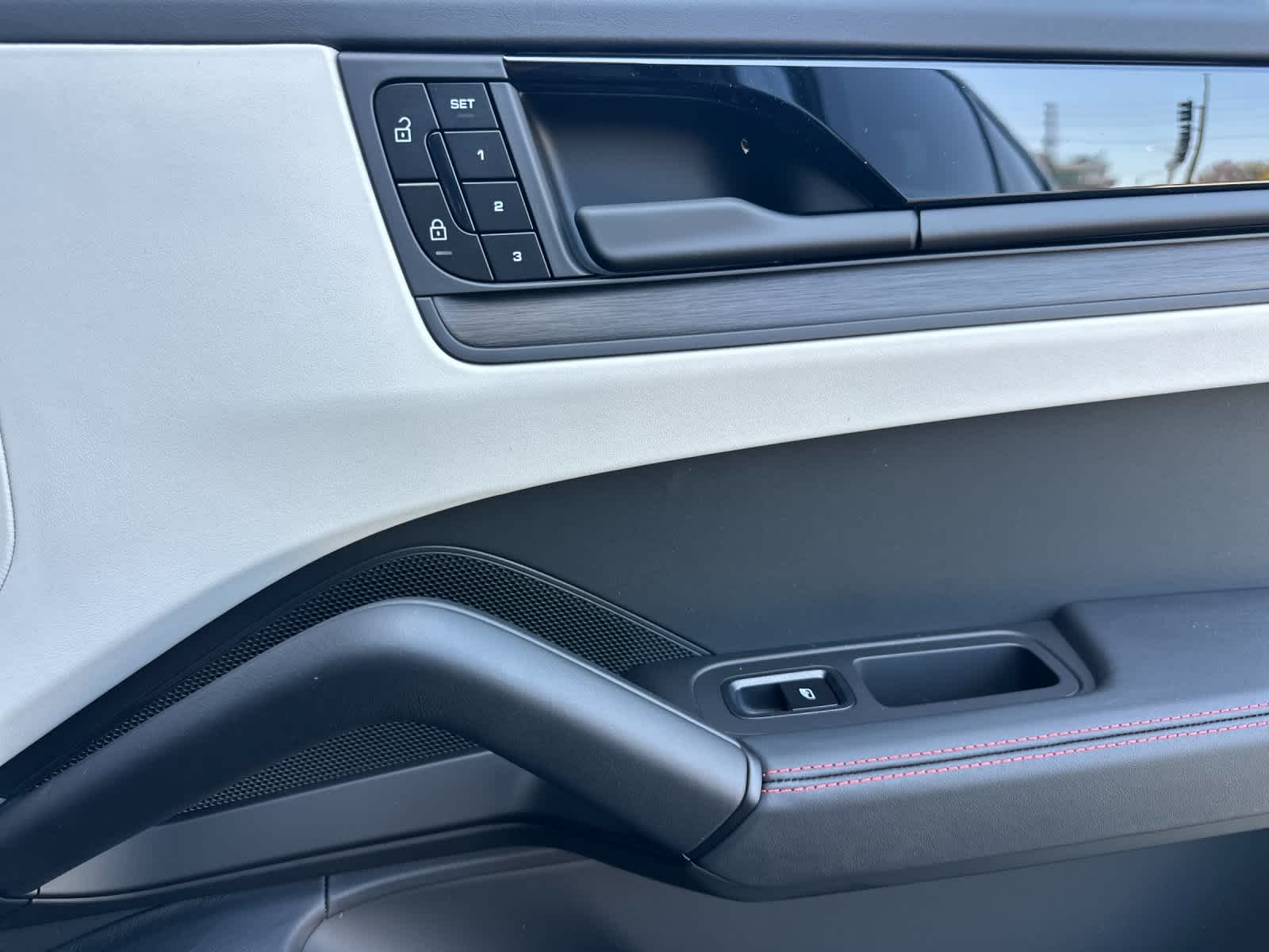 Thumbnail: 2026 Porsche Cayenne - 19