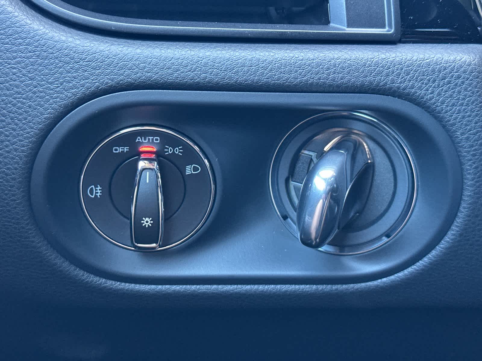 Thumbnail: 2026 Porsche Macan - 29