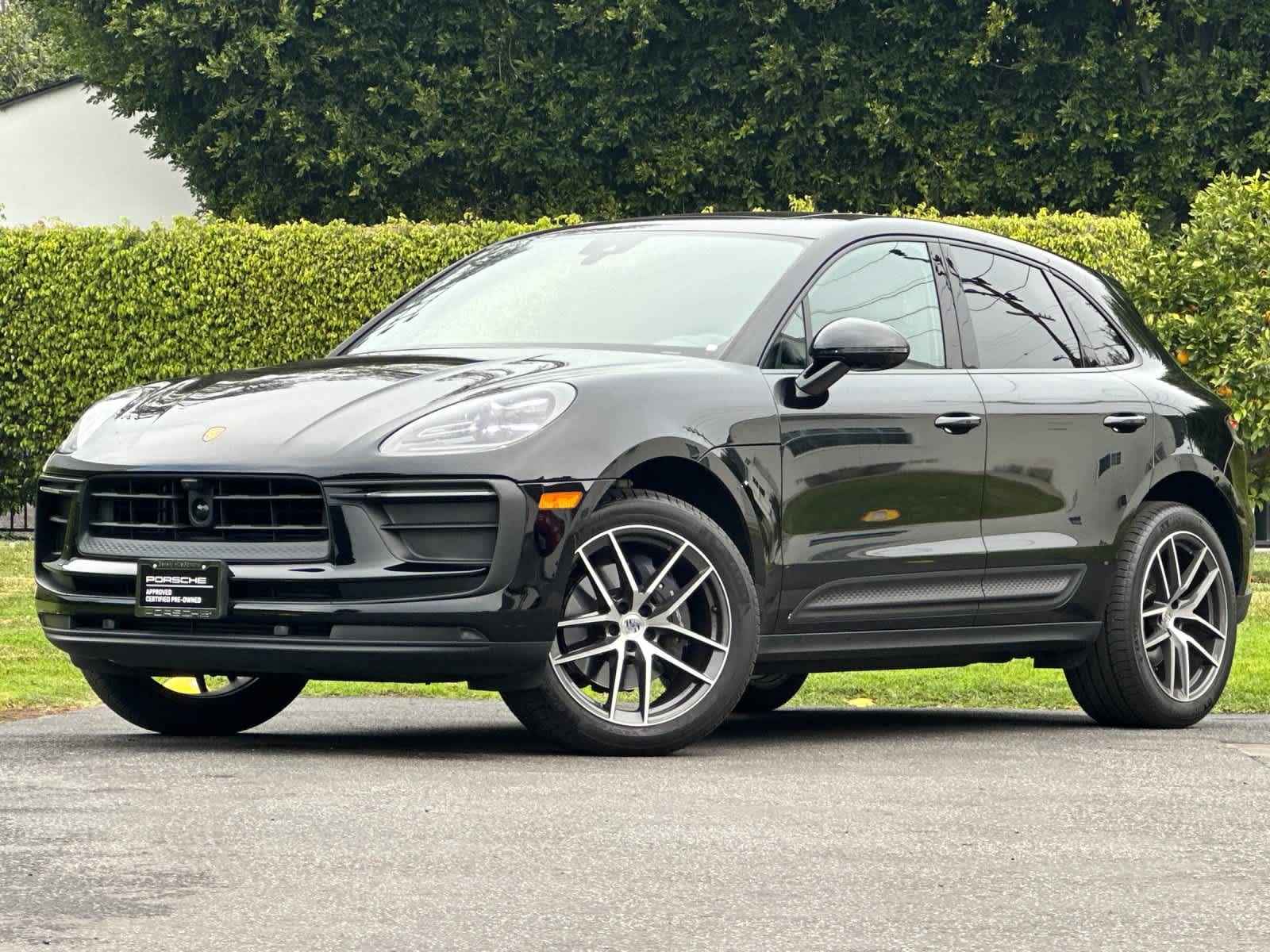 Thumbnail: 2025 Porsche Macan - 1