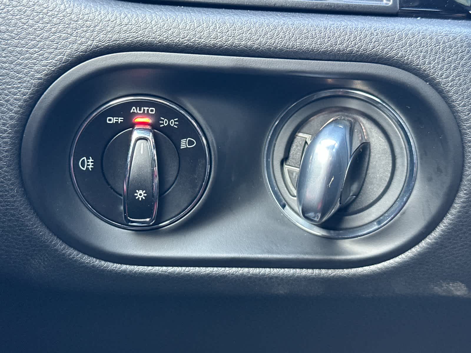 Thumbnail: 2025 Porsche Macan - 30