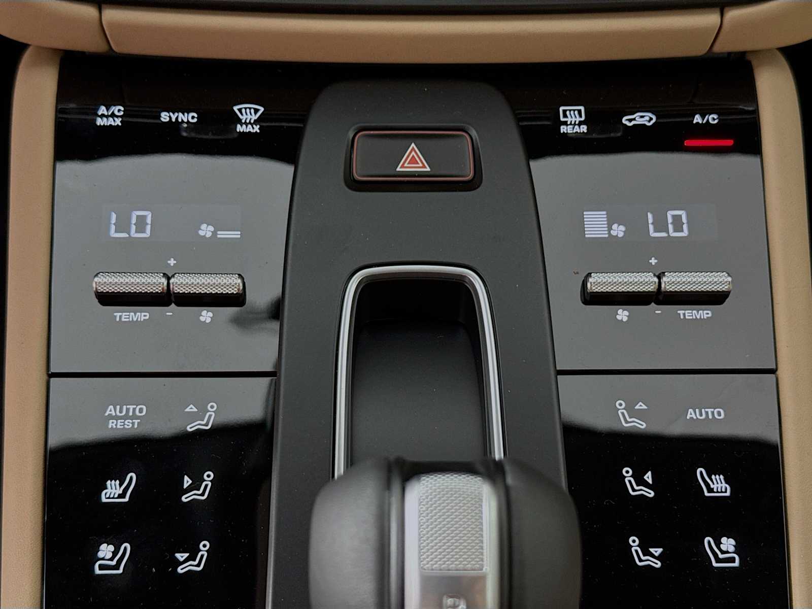 Thumbnail: 2026 Porsche Macan - 13