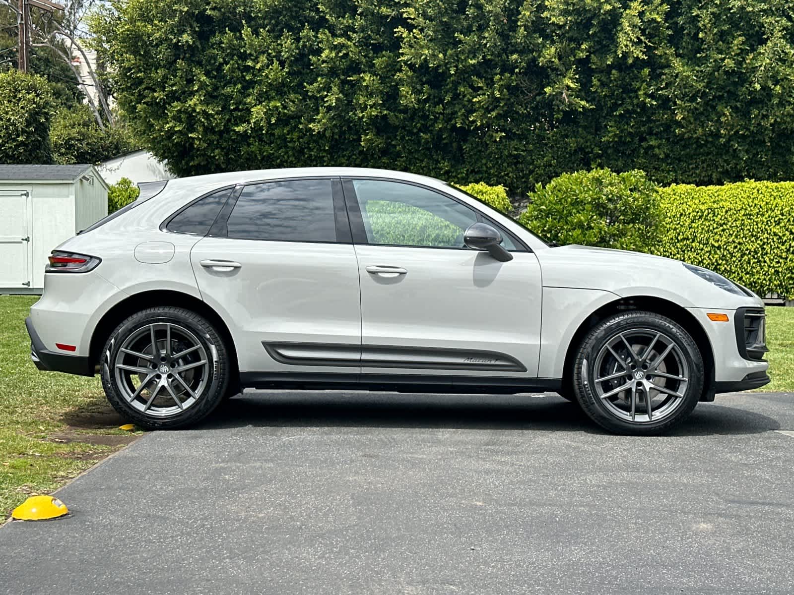 Thumbnail: 2026 Porsche Macan - 9