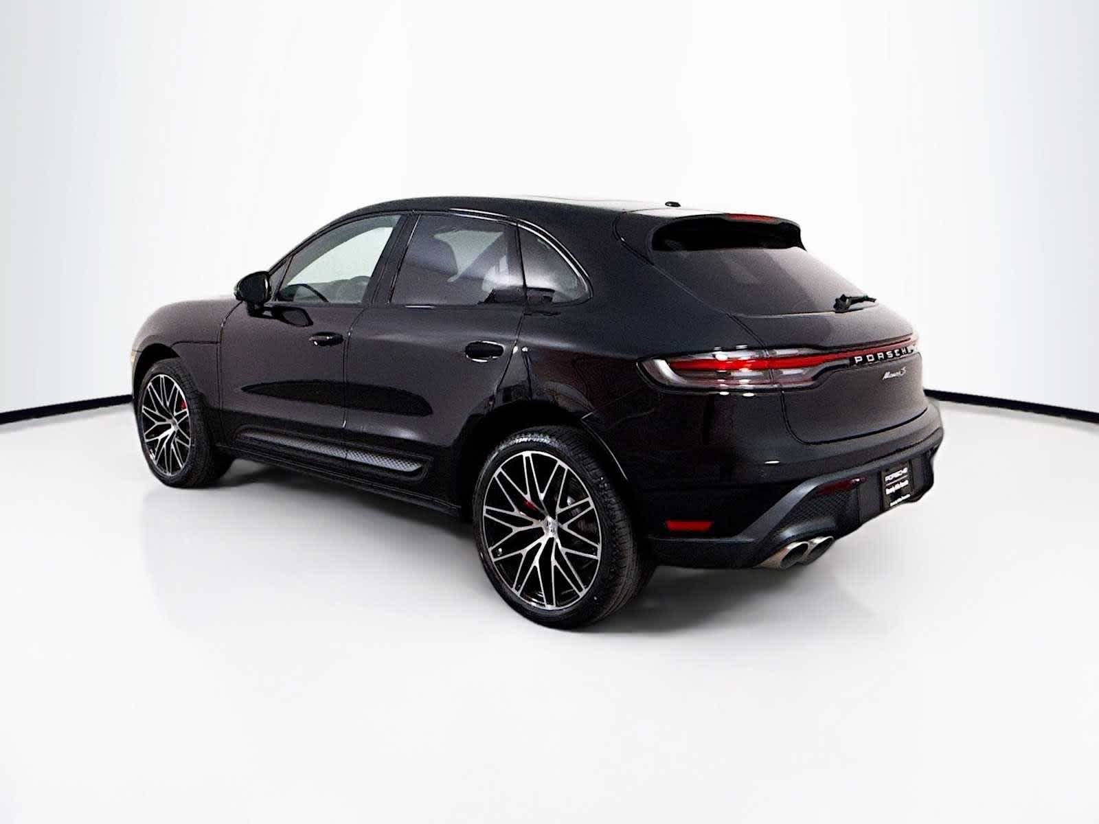 Thumbnail: 2025 Porsche Macan - 3