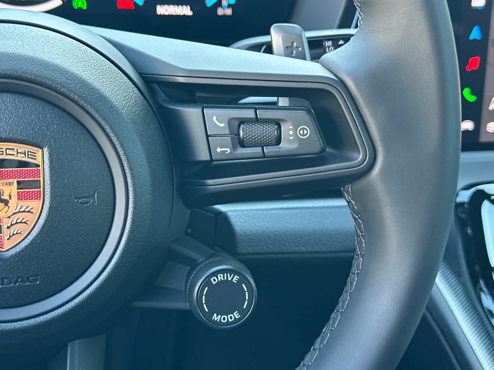 Thumbnail: 2026 Porsche Panamera - 29