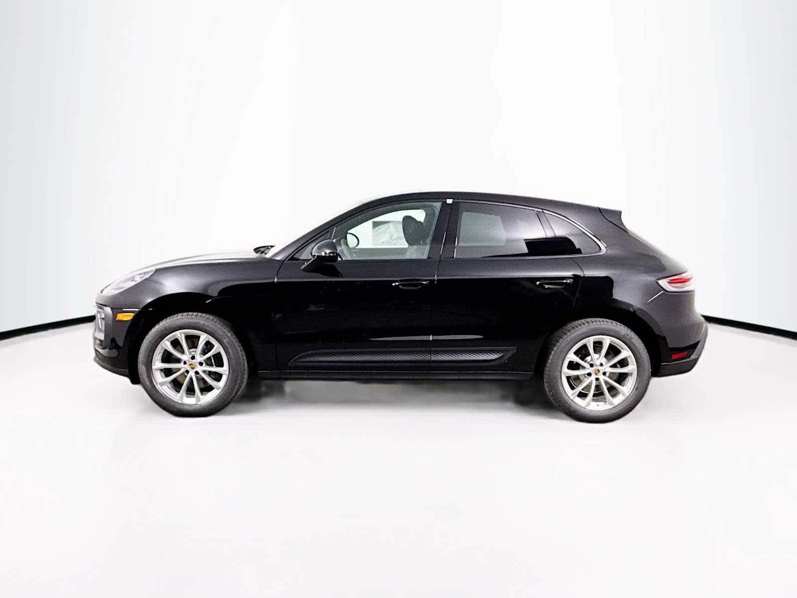 Thumbnail: 2026 Porsche Macan - 2