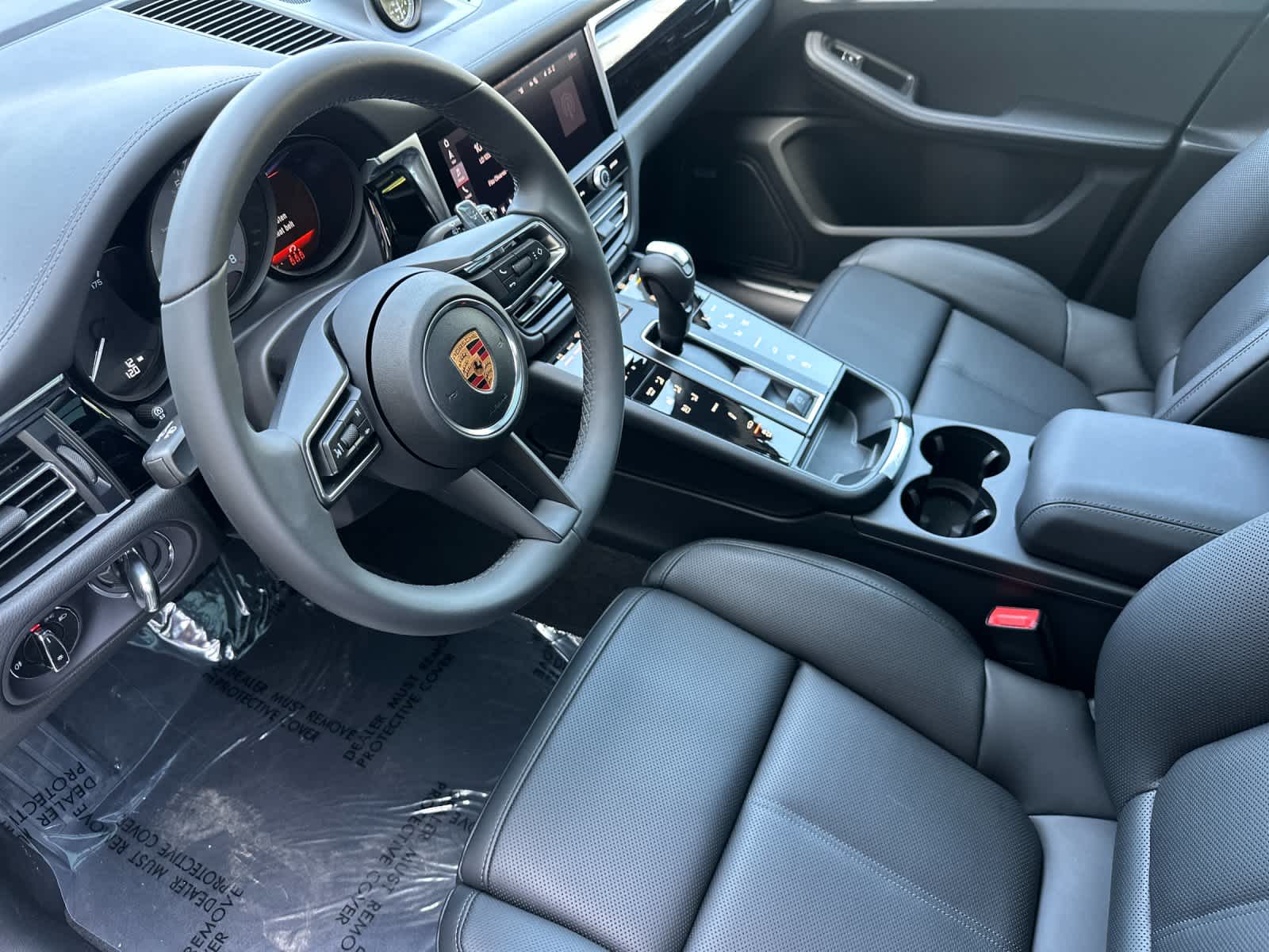 Thumbnail: 2026 Porsche Macan - 4