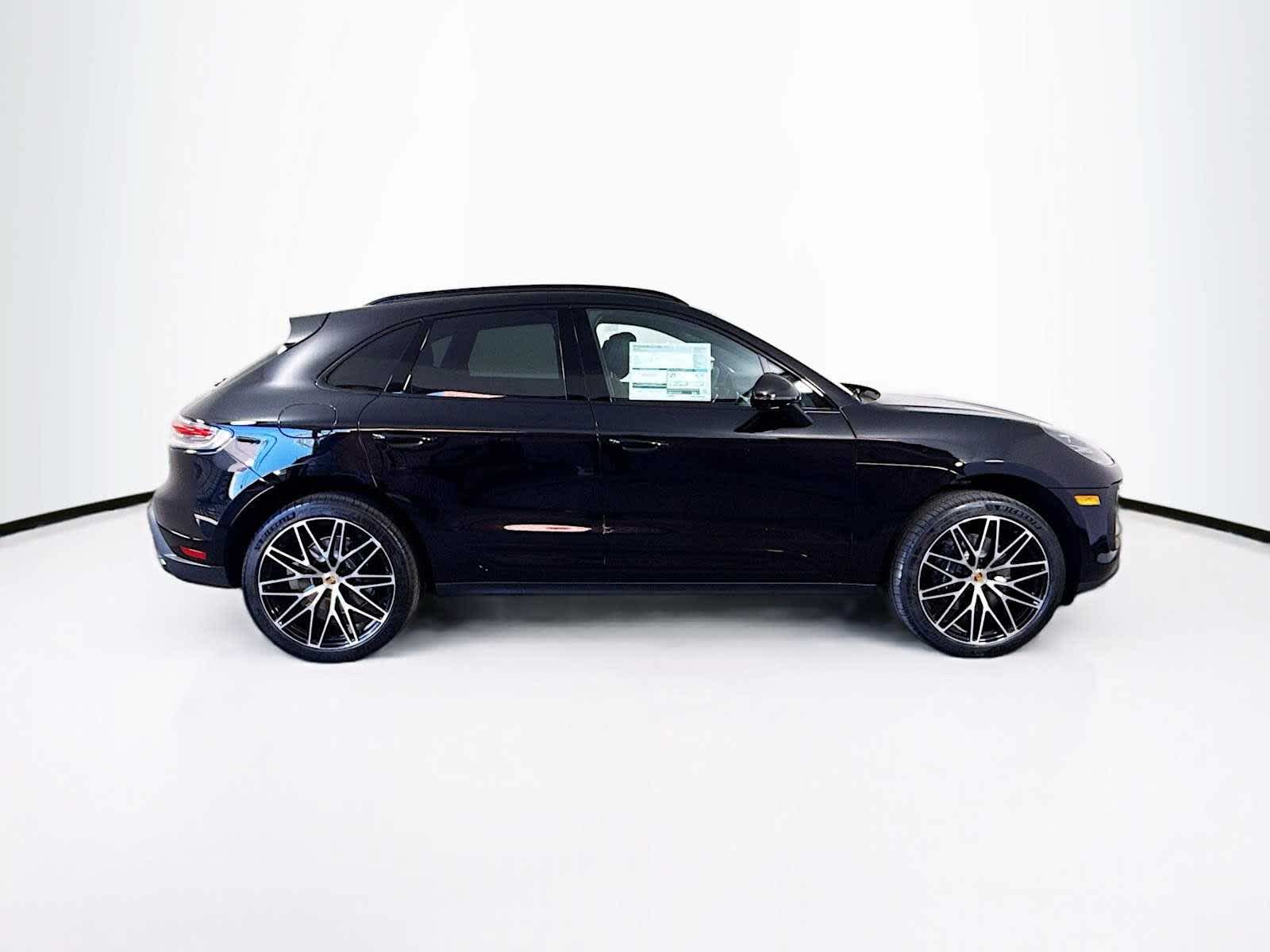 Thumbnail: 2026 Porsche Macan - 8