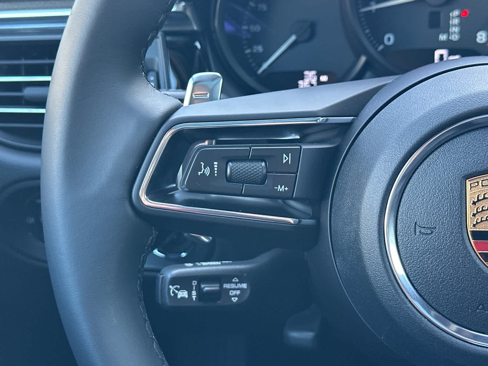 Thumbnail: 2026 Porsche Macan - 27