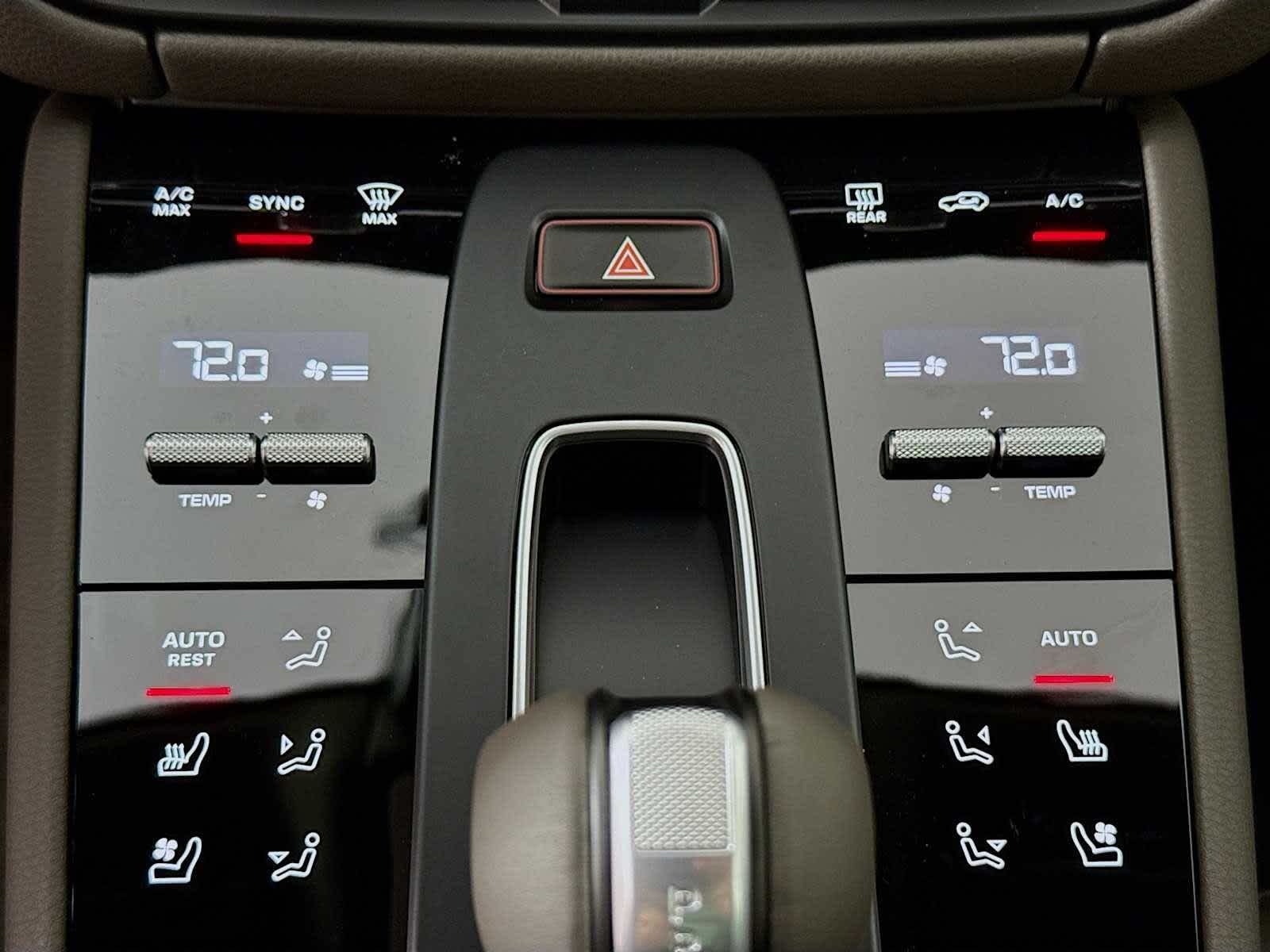 Thumbnail: 2026 Porsche Macan - 13