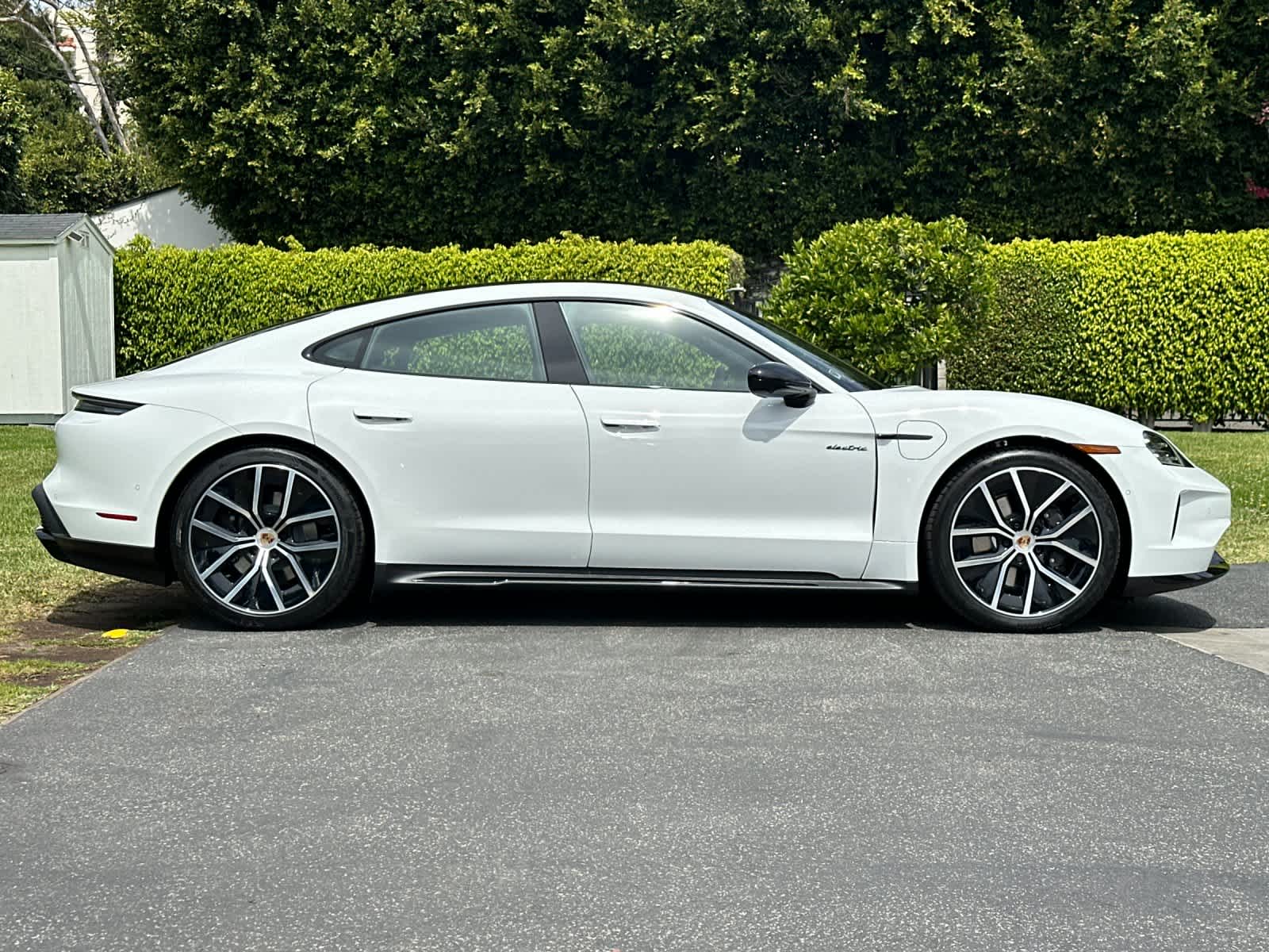Thumbnail: 2026 Porsche Taycan - 9