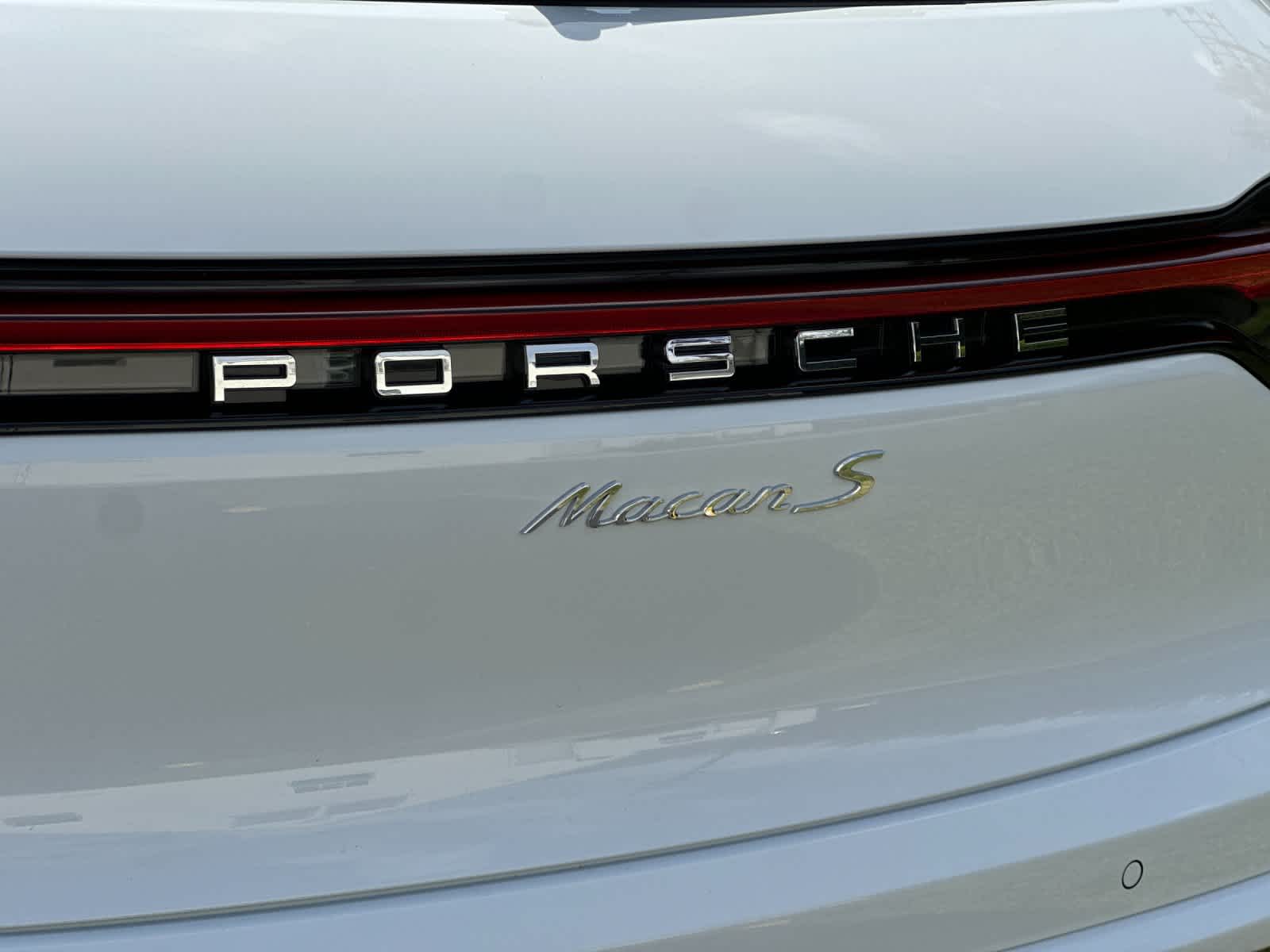Thumbnail: 2026 Porsche Macan - 32