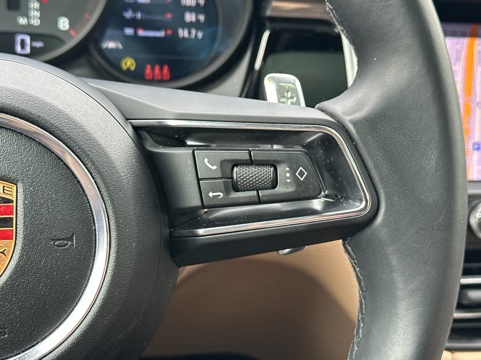 Thumbnail: 2025 Porsche Macan - 27