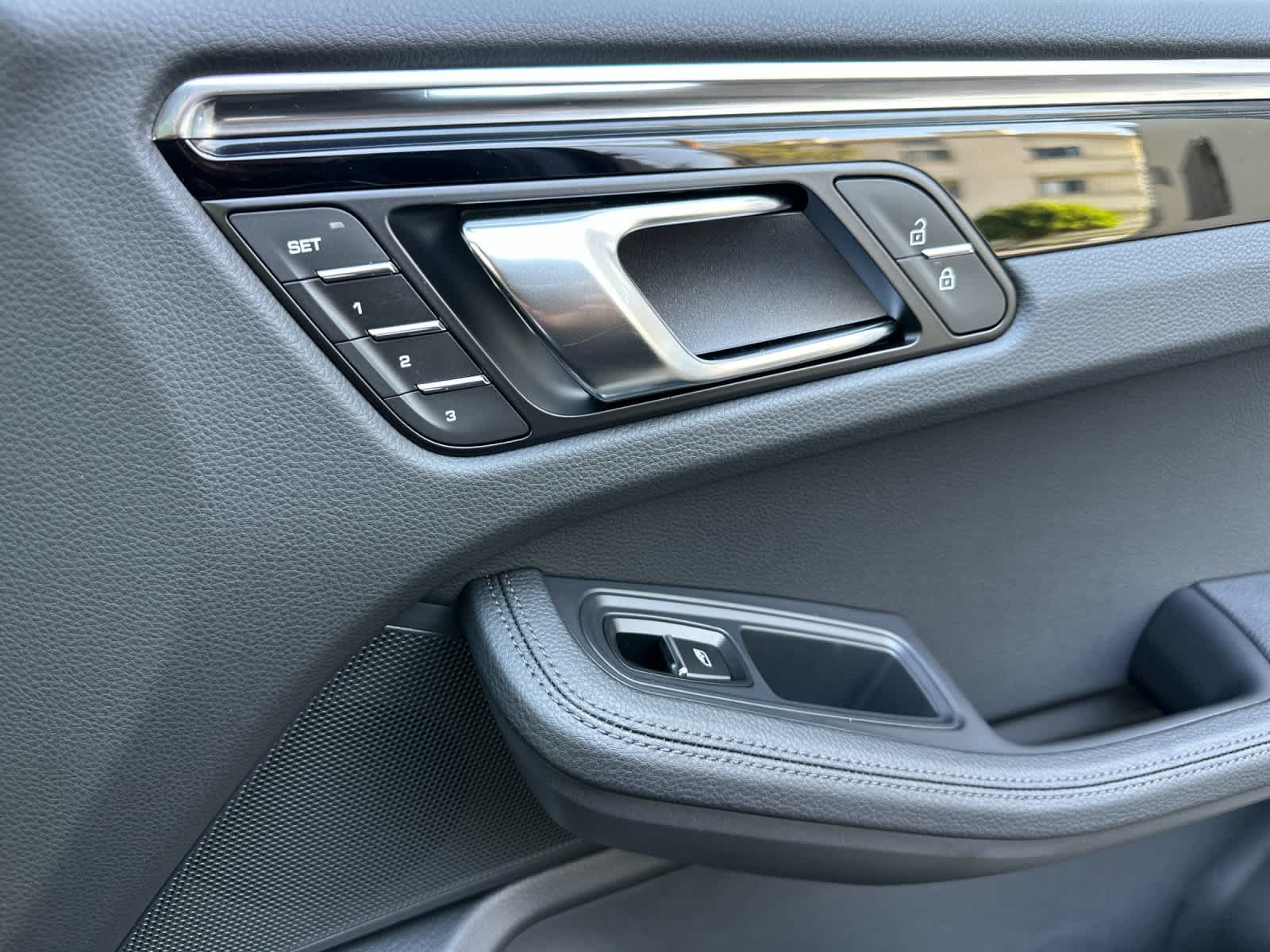 Thumbnail: 2026 Porsche Macan - 19