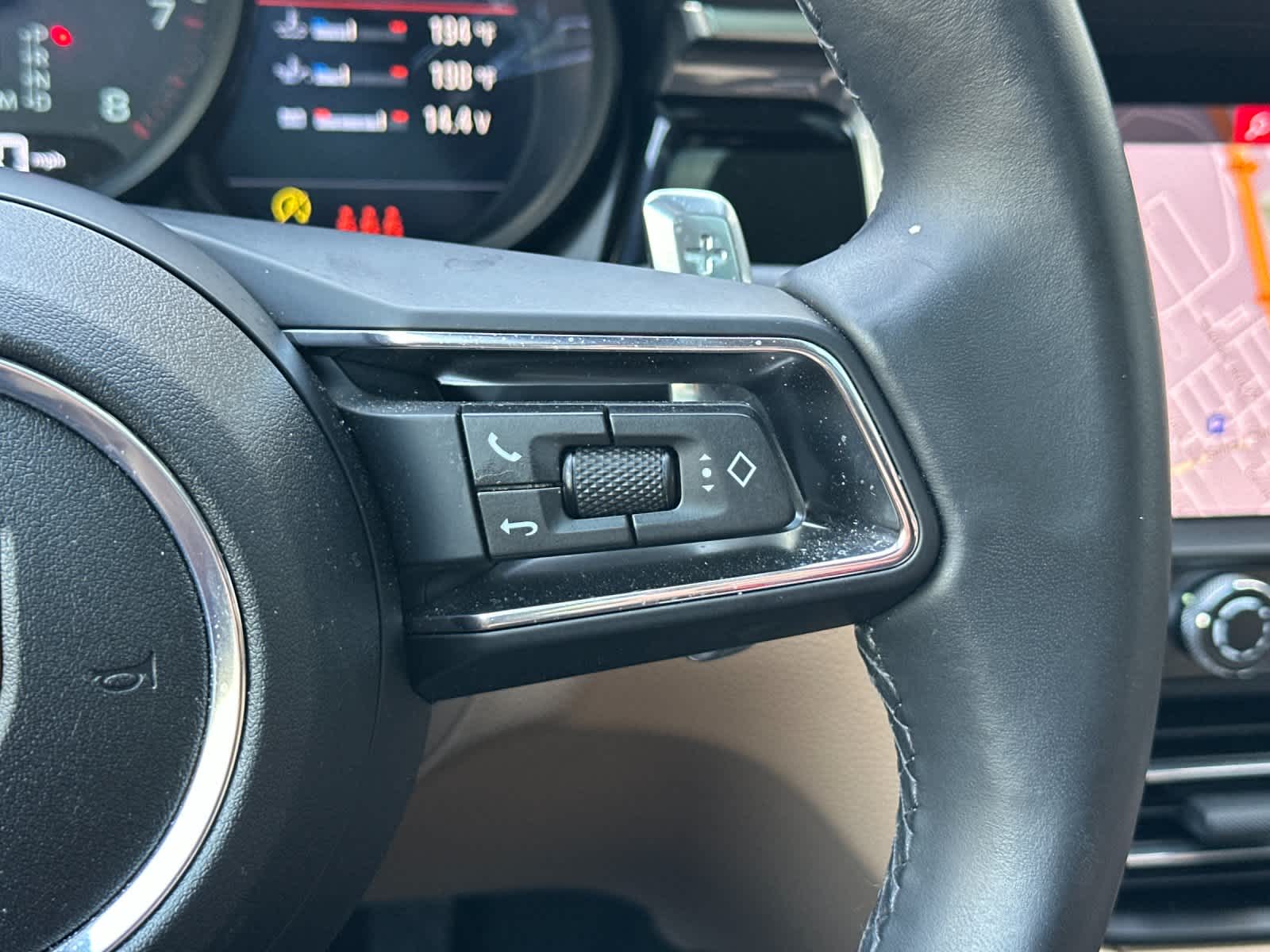 Thumbnail: 2025 Porsche Macan - 27