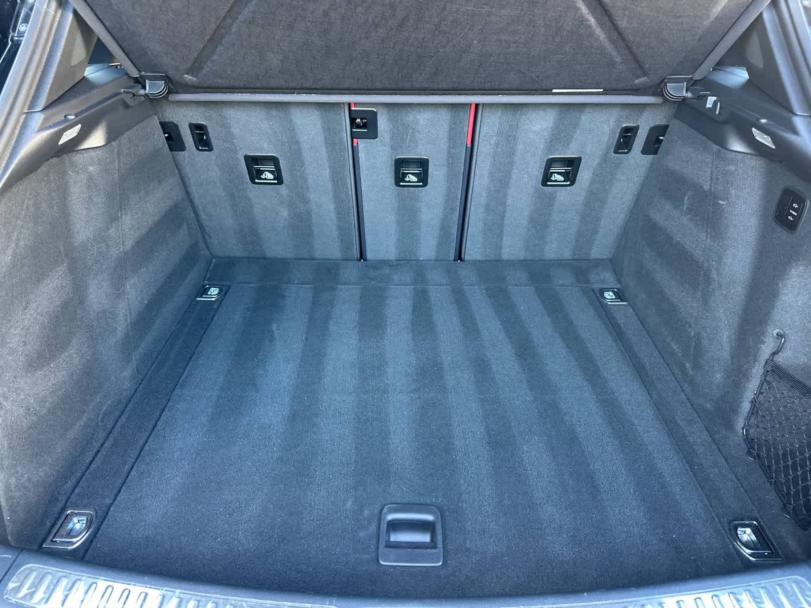 Thumbnail: 2025 Porsche Macan - 16