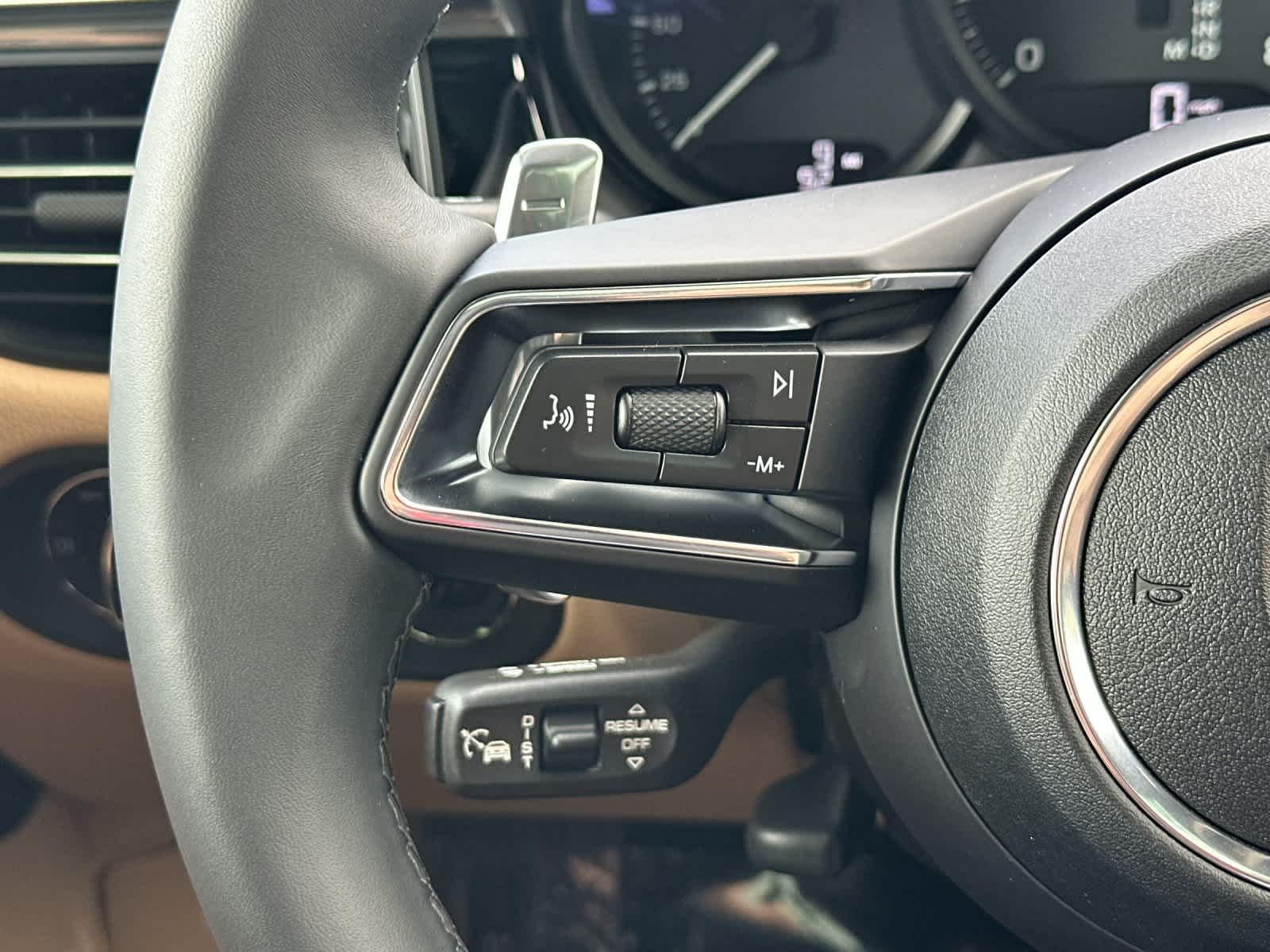 Thumbnail: 2026 Porsche Macan - 27