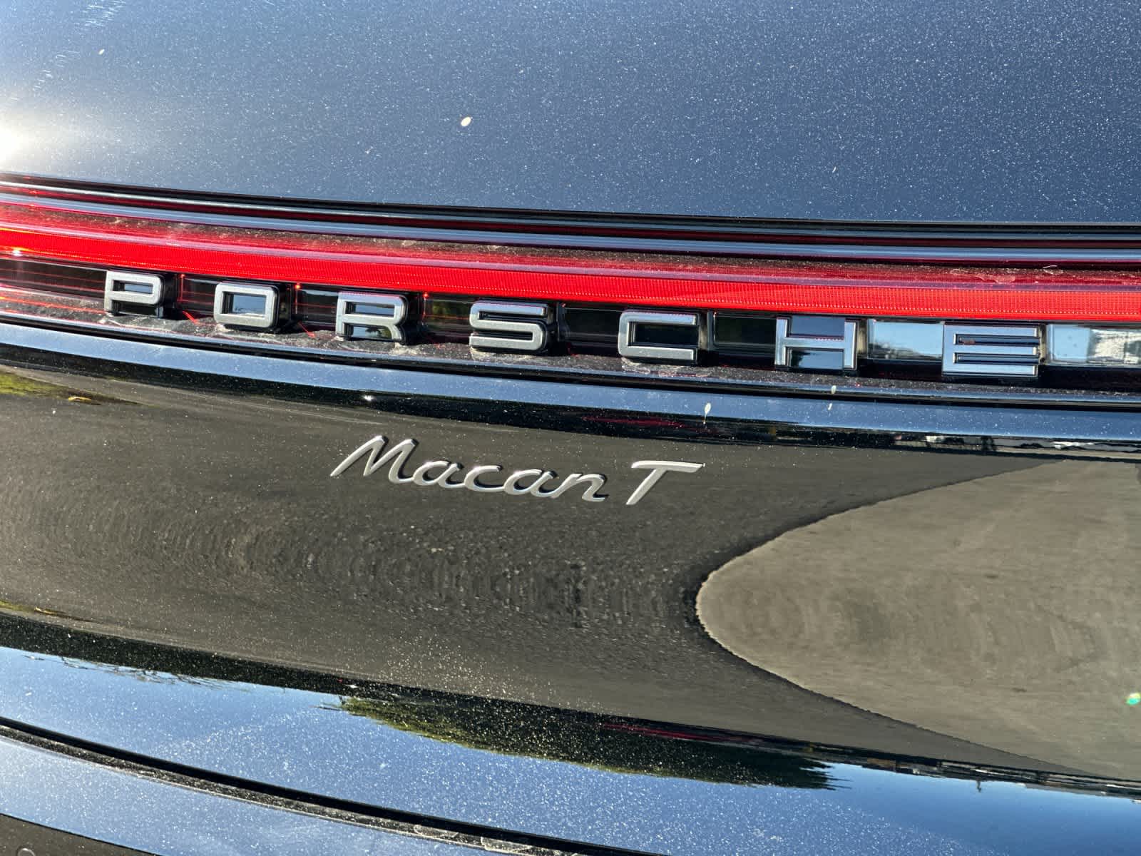 Thumbnail: 2026 Porsche Macan - 32