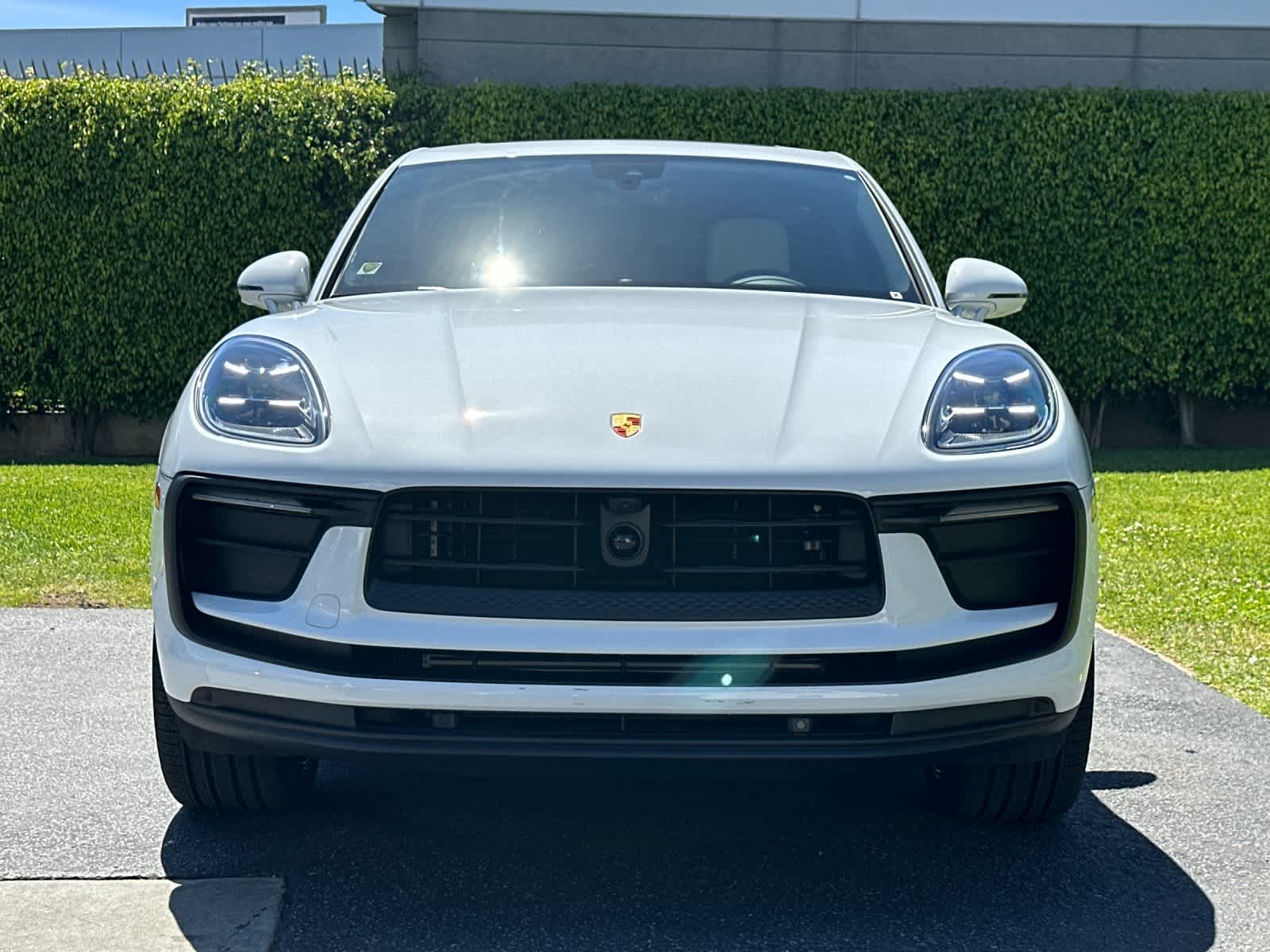 Thumbnail: 2026 Porsche Macan - 11