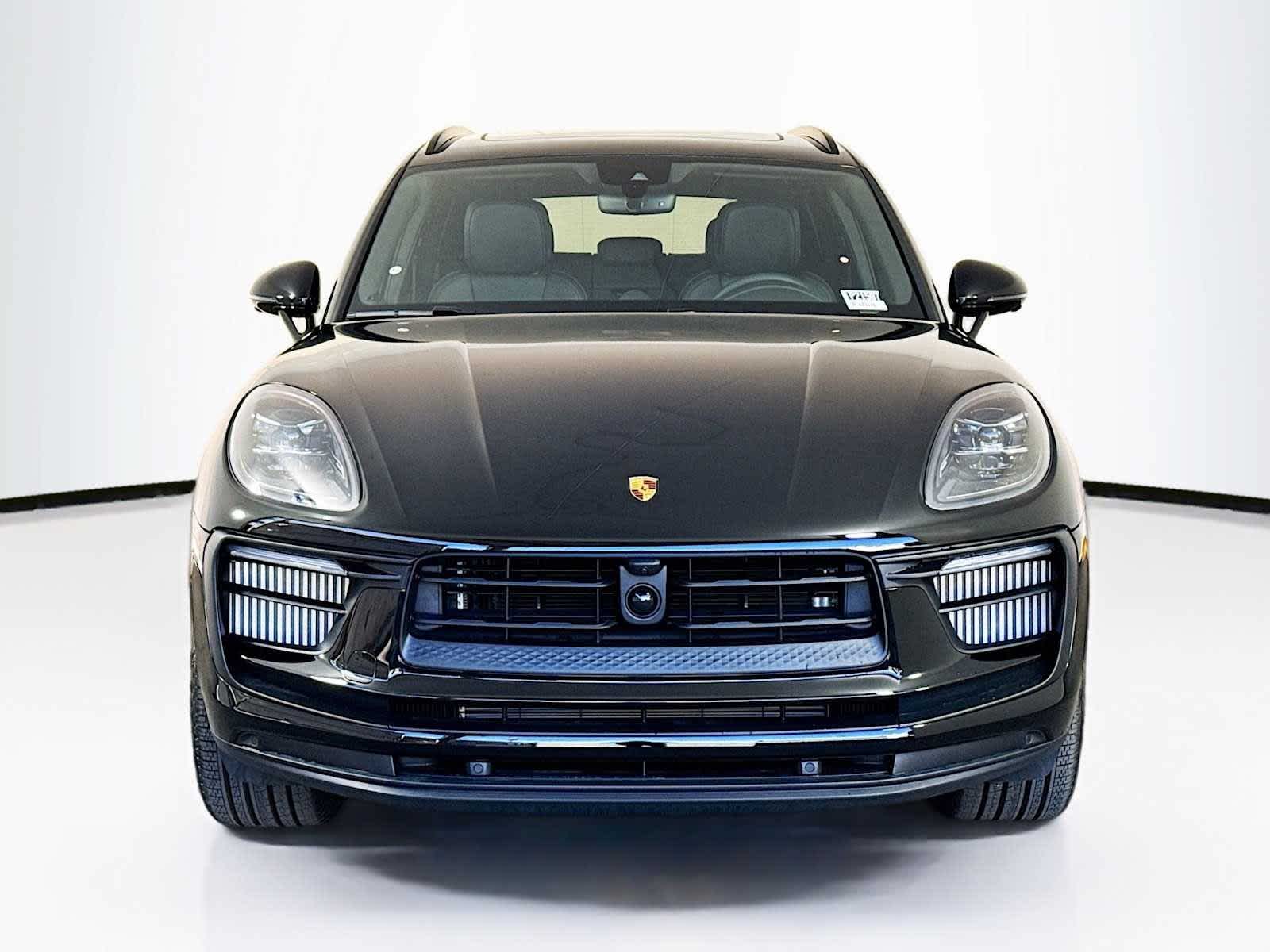 Thumbnail: 2026 Porsche Macan - 6
