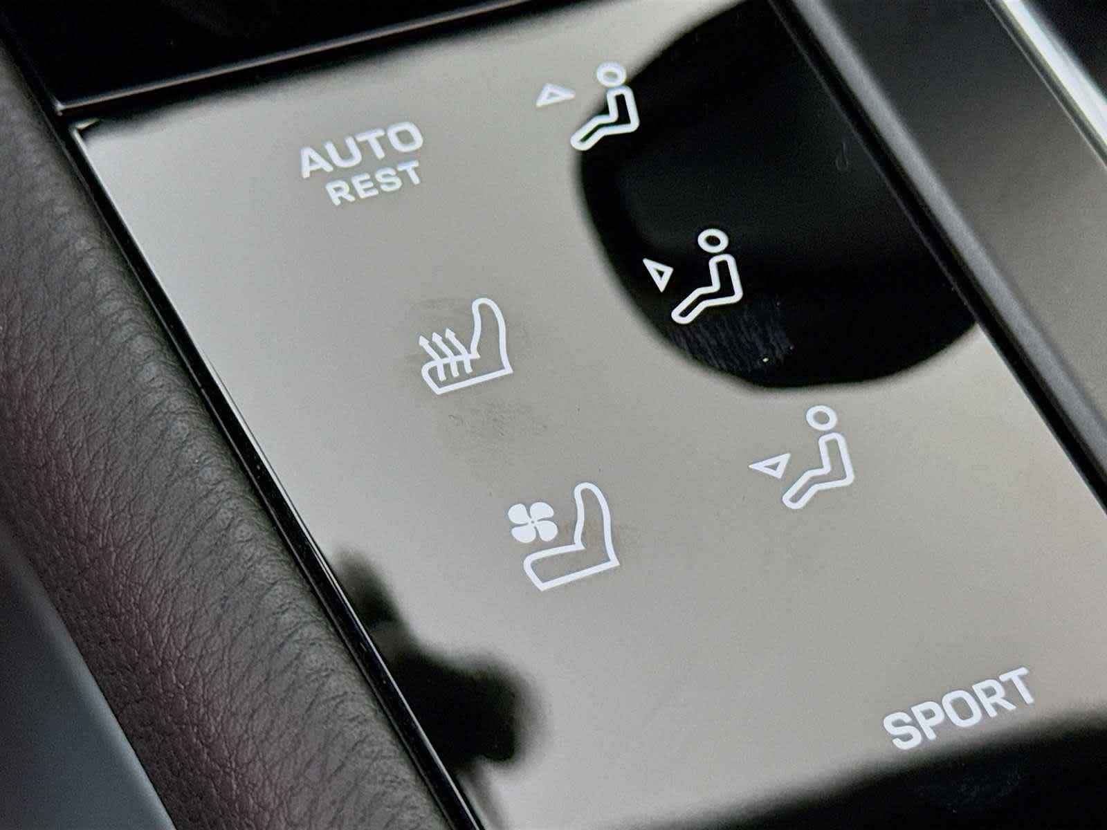 Thumbnail: 2026 Porsche Macan - 16