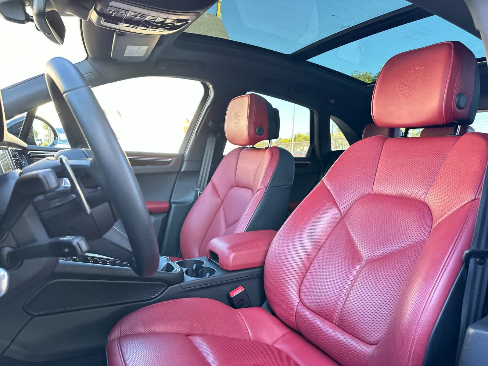 Thumbnail: 2025 Porsche Macan - 5