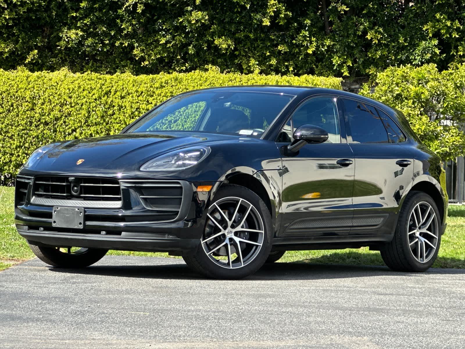 Thumbnail: 2025 Porsche Macan - 1