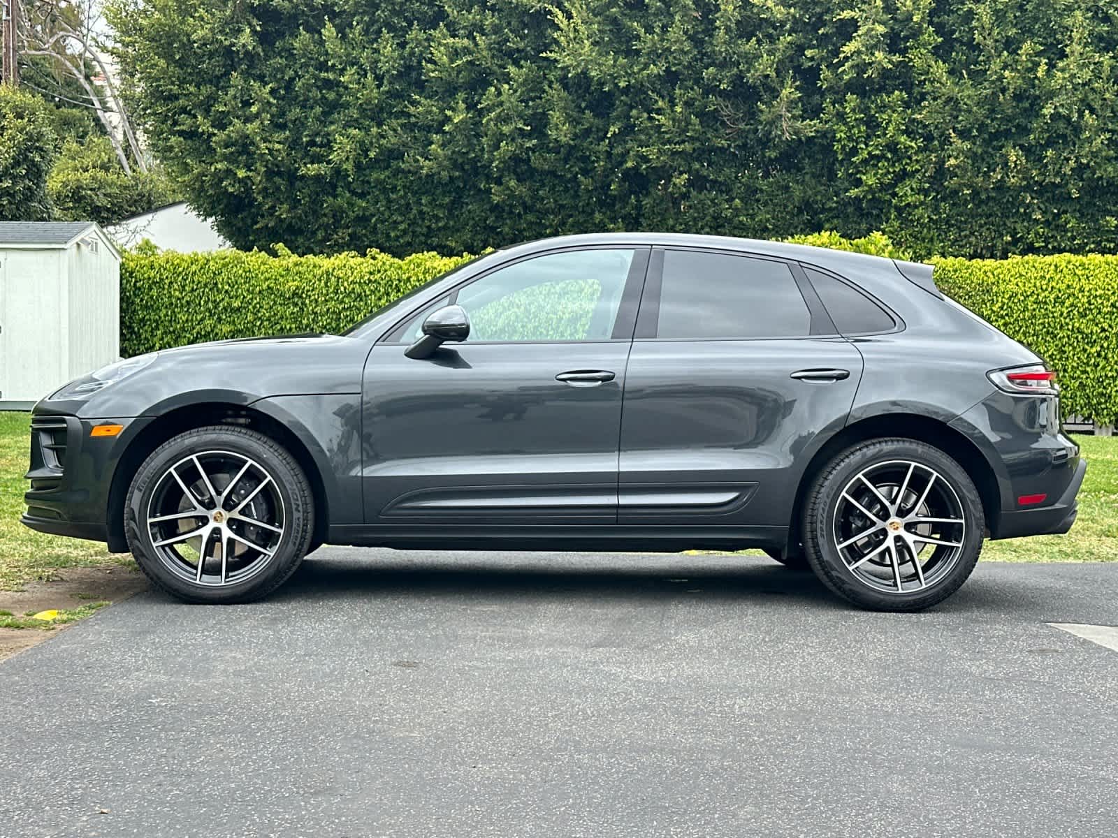 Thumbnail: 2025 Porsche Macan - 2
