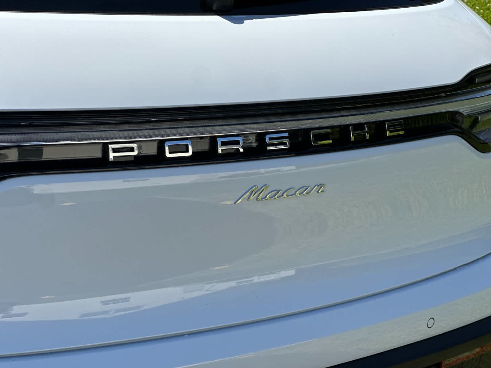 Thumbnail: 2026 Porsche Macan - 32