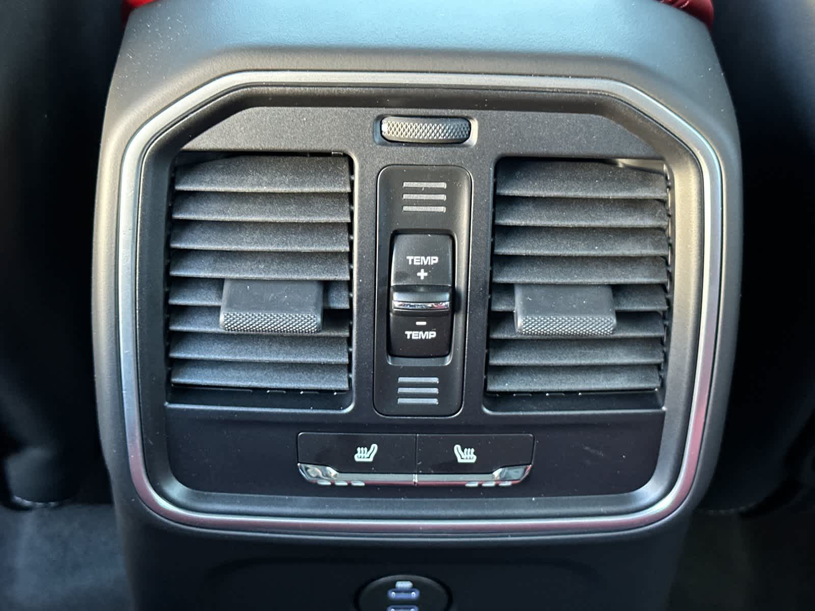 Thumbnail: 2026 Porsche Macan - 14