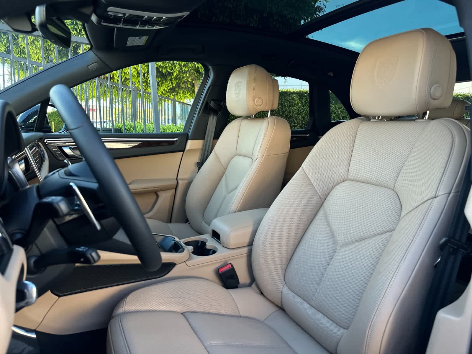 Thumbnail: 2026 Porsche Macan - 5