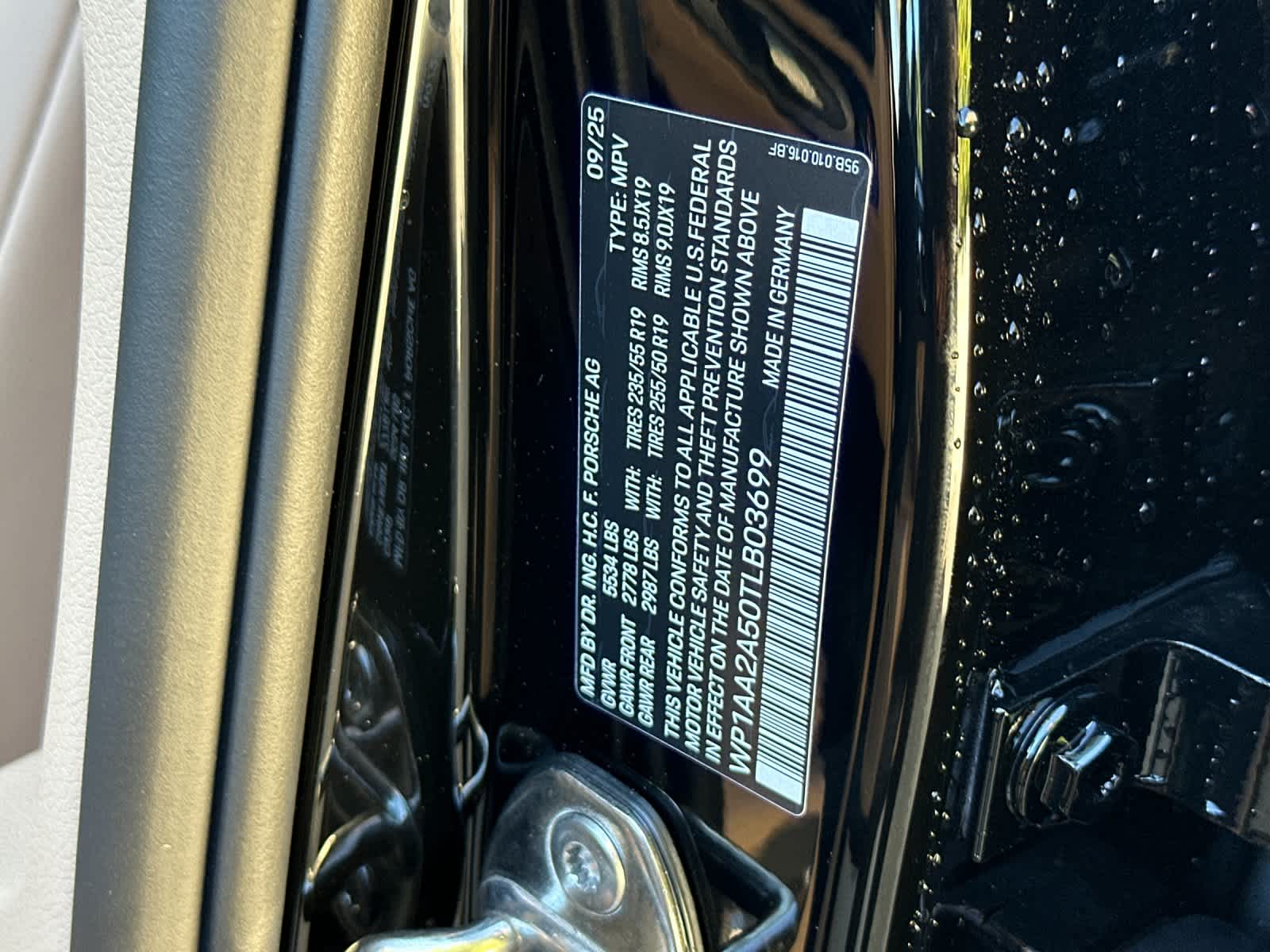 Thumbnail: 2026 Porsche Macan - 33