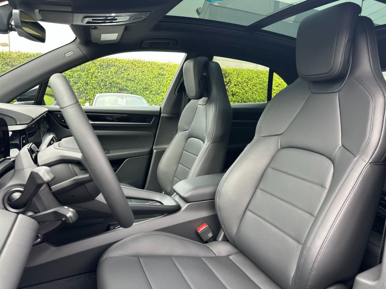 Thumbnail: 2026 Porsche Macan - 5