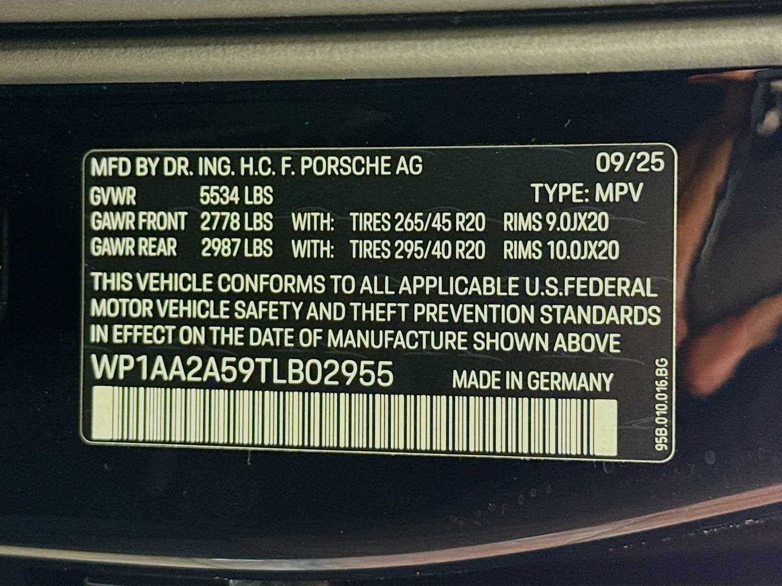 Thumbnail: 2026 Porsche Macan - 25