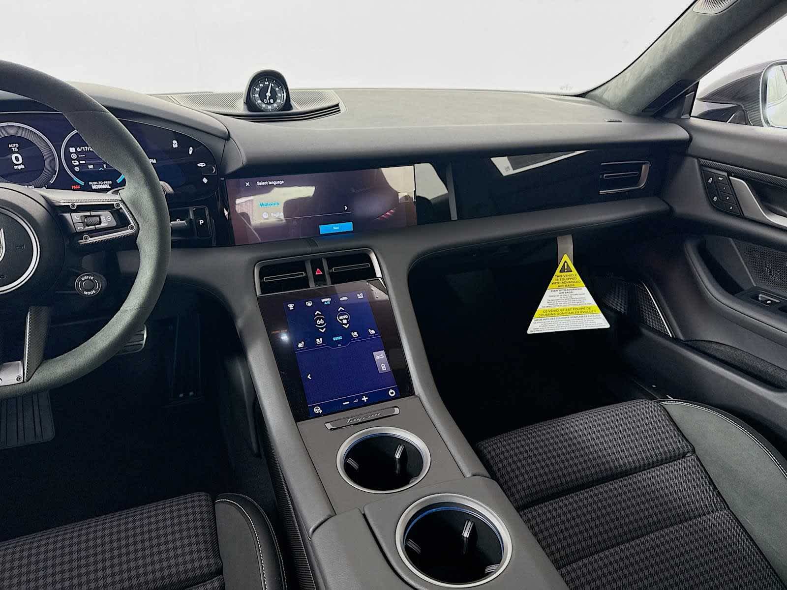 Thumbnail: 2025 Porsche Taycan - 19