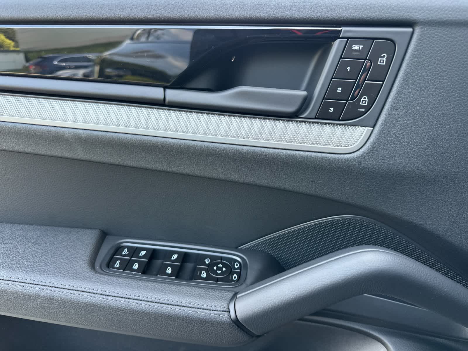 Thumbnail: 2026 Porsche Cayenne - 12