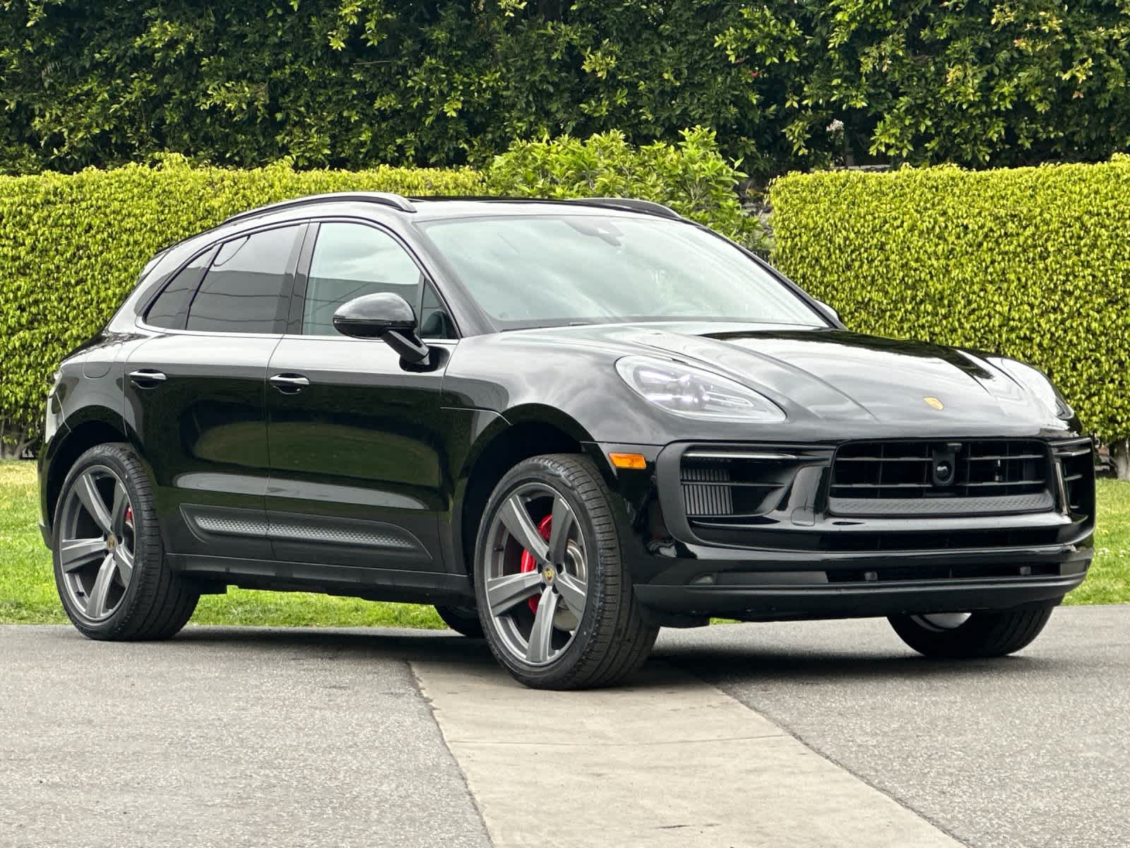 Thumbnail: 2026 Porsche Macan - 10