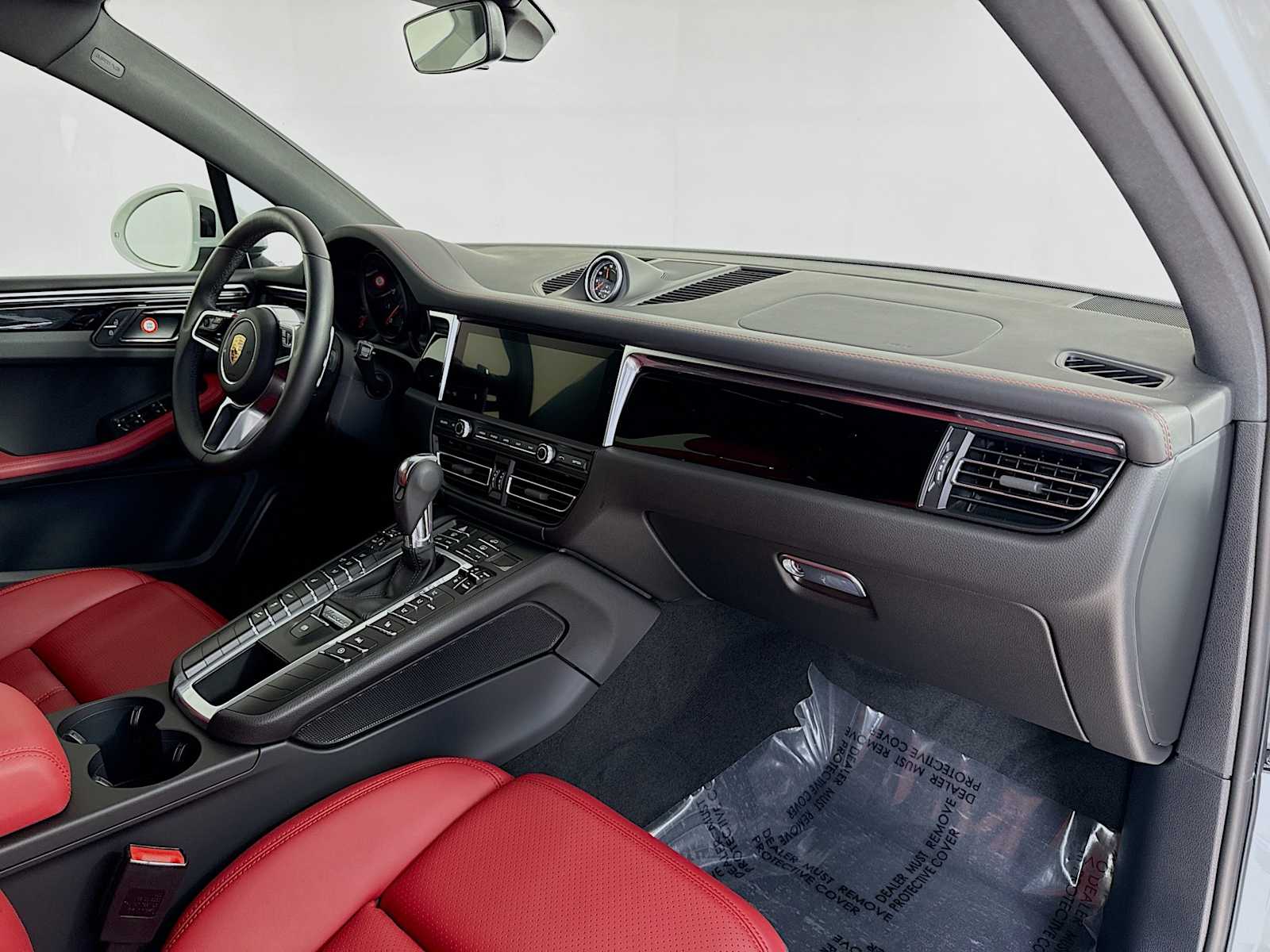 Thumbnail: 2021 Porsche Macan - 23