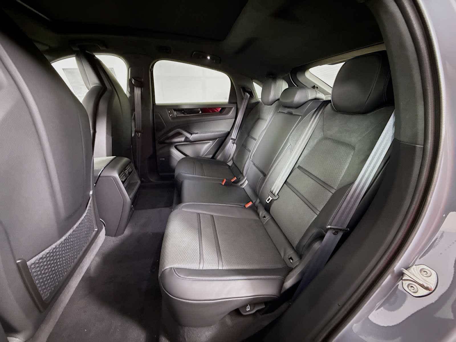 Thumbnail: 2025 Porsche Cayenne - 17