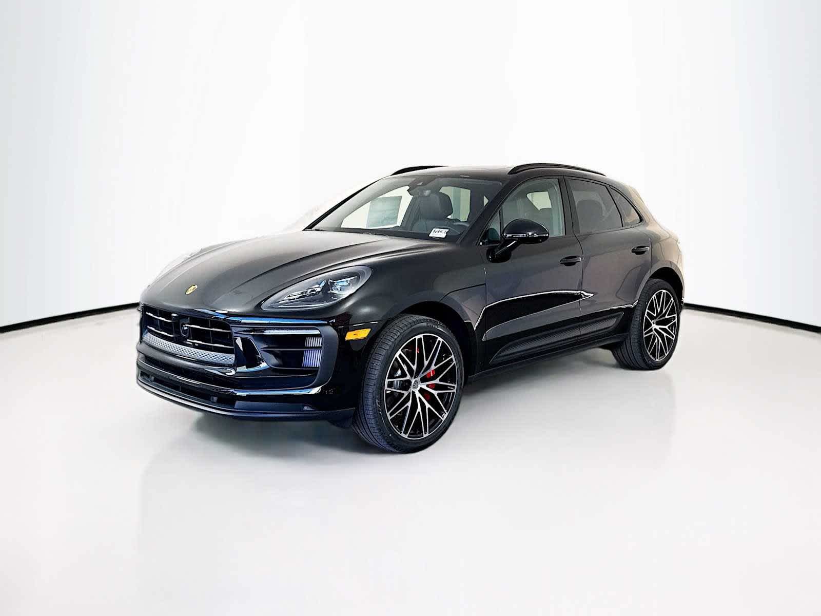 Thumbnail: 2026 Porsche Macan - 1