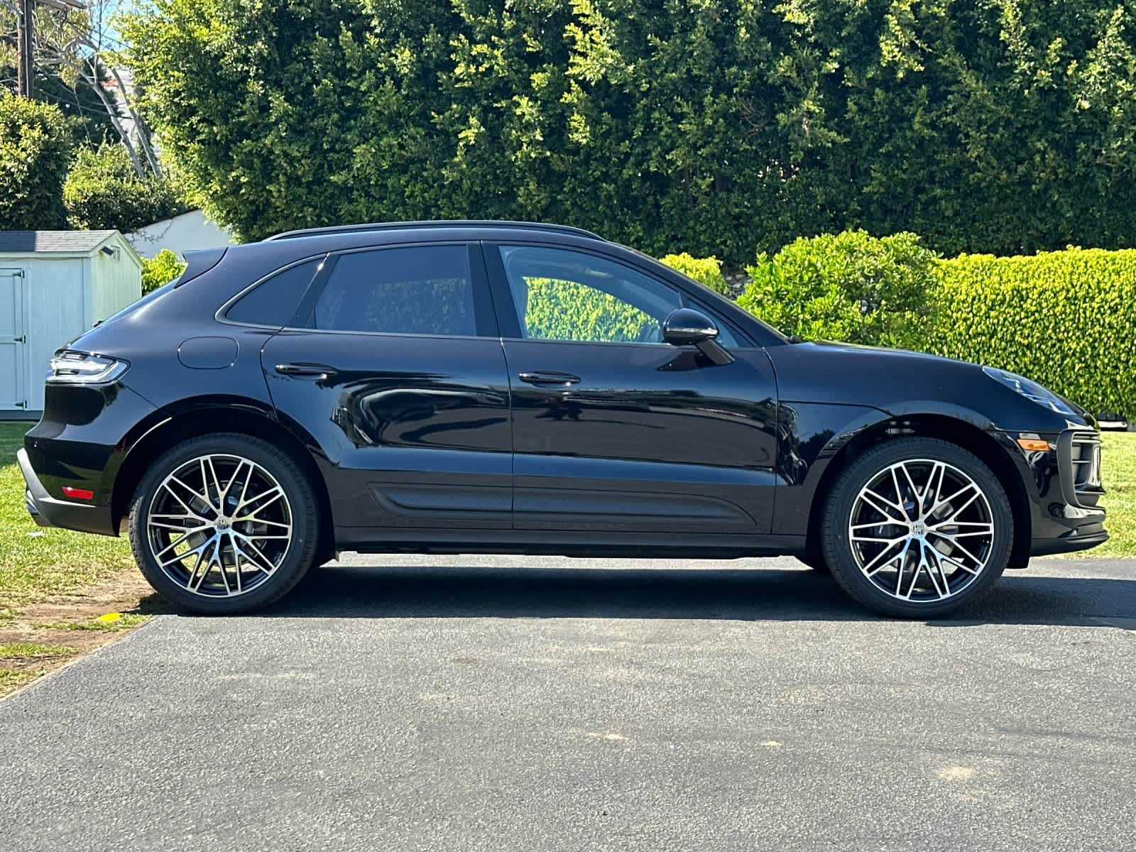 Thumbnail: 2026 Porsche Macan - 9