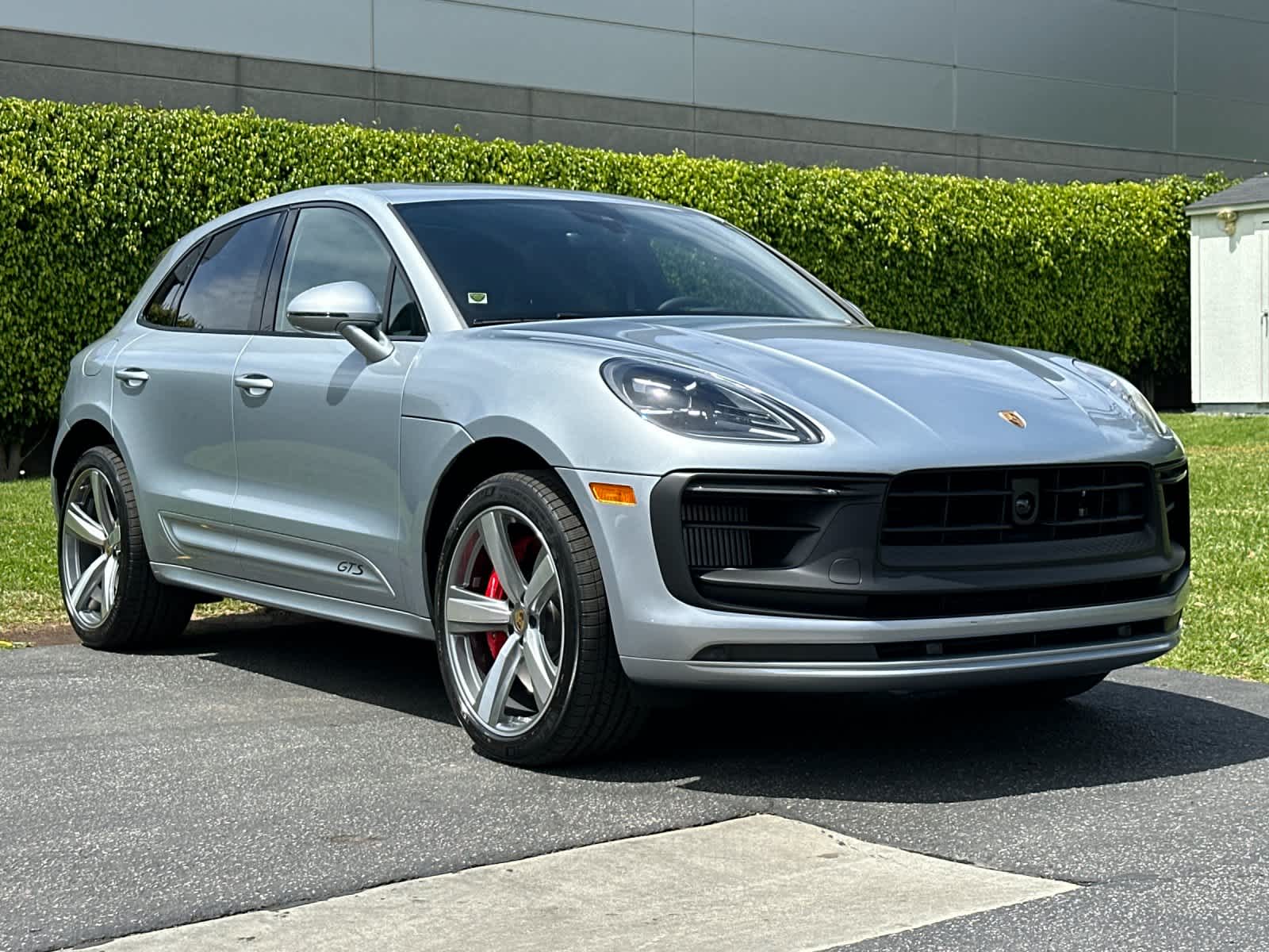 Thumbnail: 2026 Porsche Macan - 10
